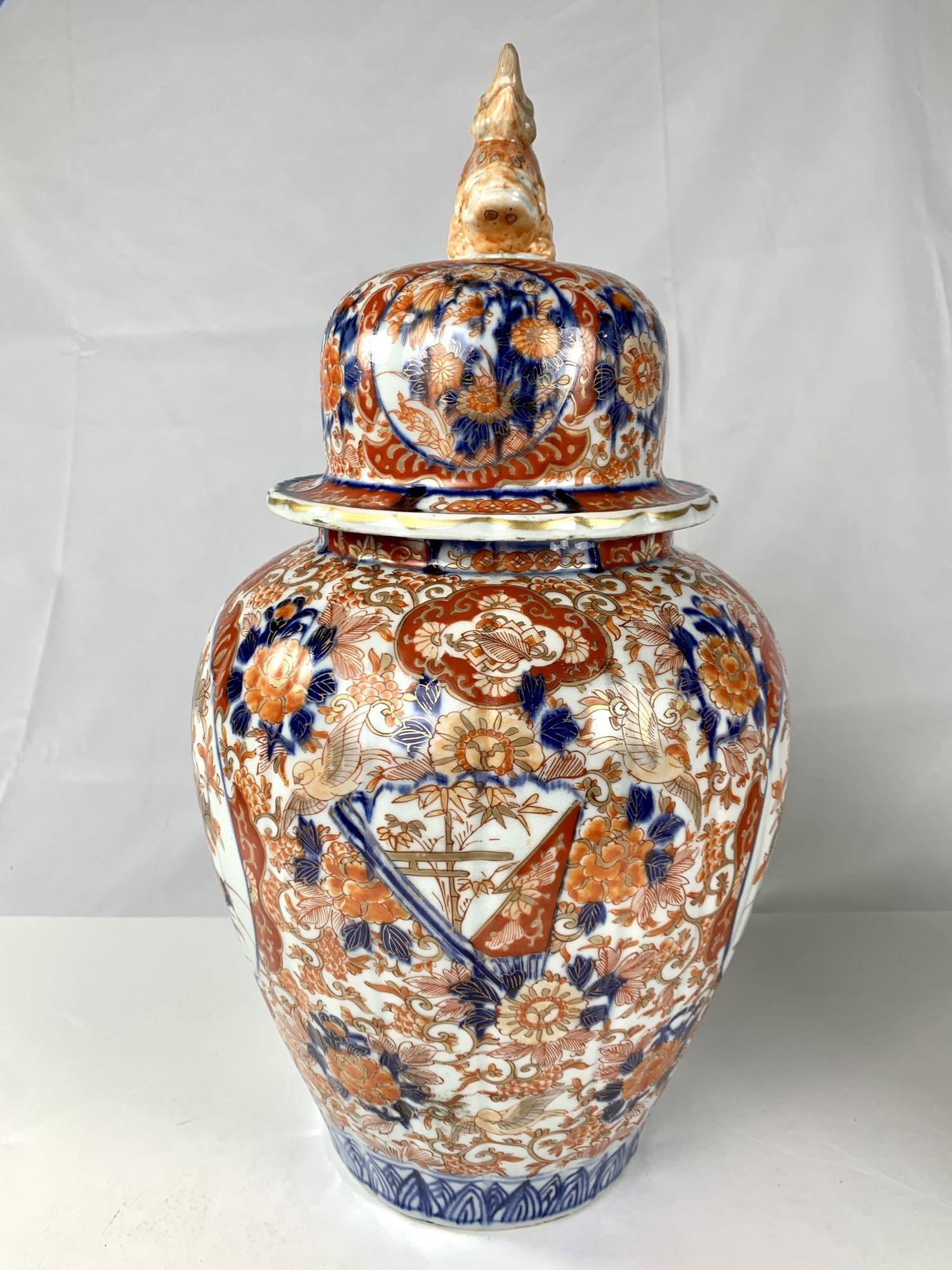 Pair Large Imari Jars Hand-Painted Porcelain Late 19th Century Meiji Period In Excellent Condition In Katonah, NY