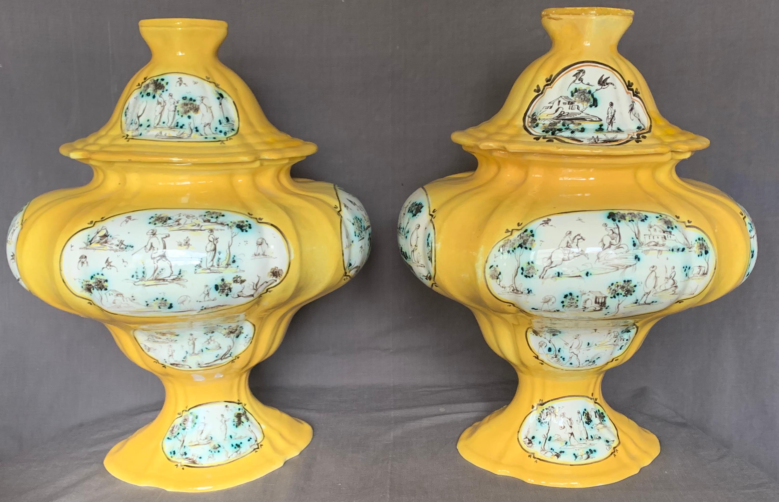 Pair Large Italian Yellow and Green Majolica Urns Tureens In Good Condition For Sale In New York, NY