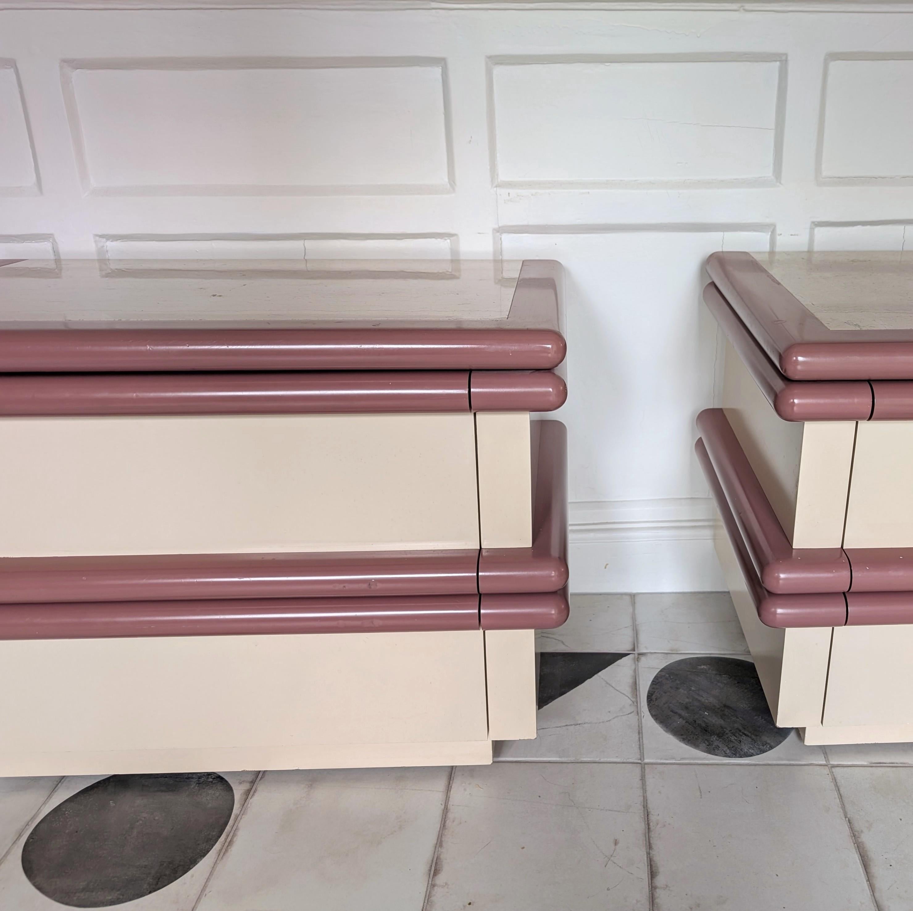 Pair large Jay Spectre style postmodern travertine bedside cabinets, USA 1980s For Sale 3
