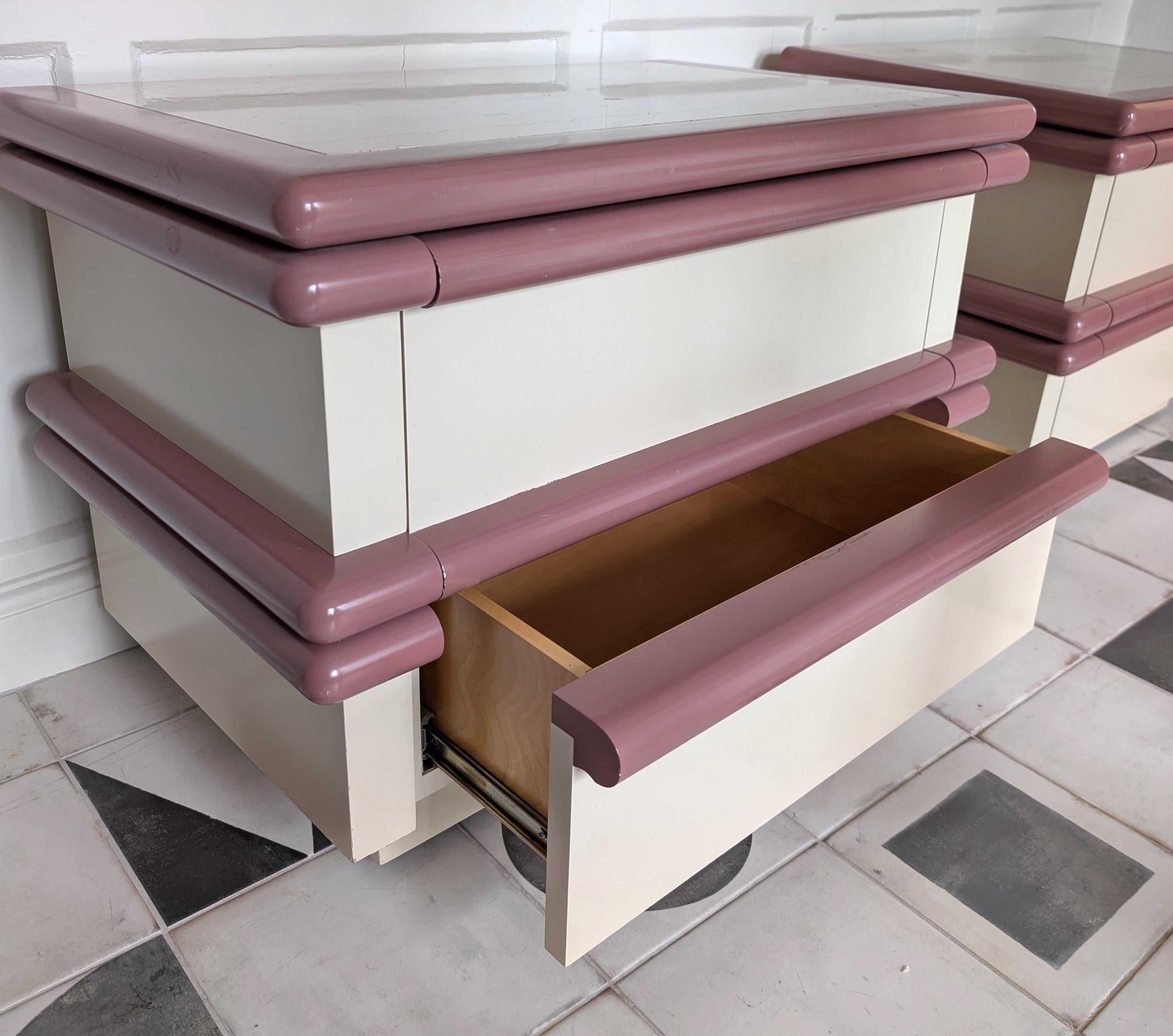 Pair large Jay Spectre style postmodern travertine bedside cabinets, USA 1980s For Sale 8