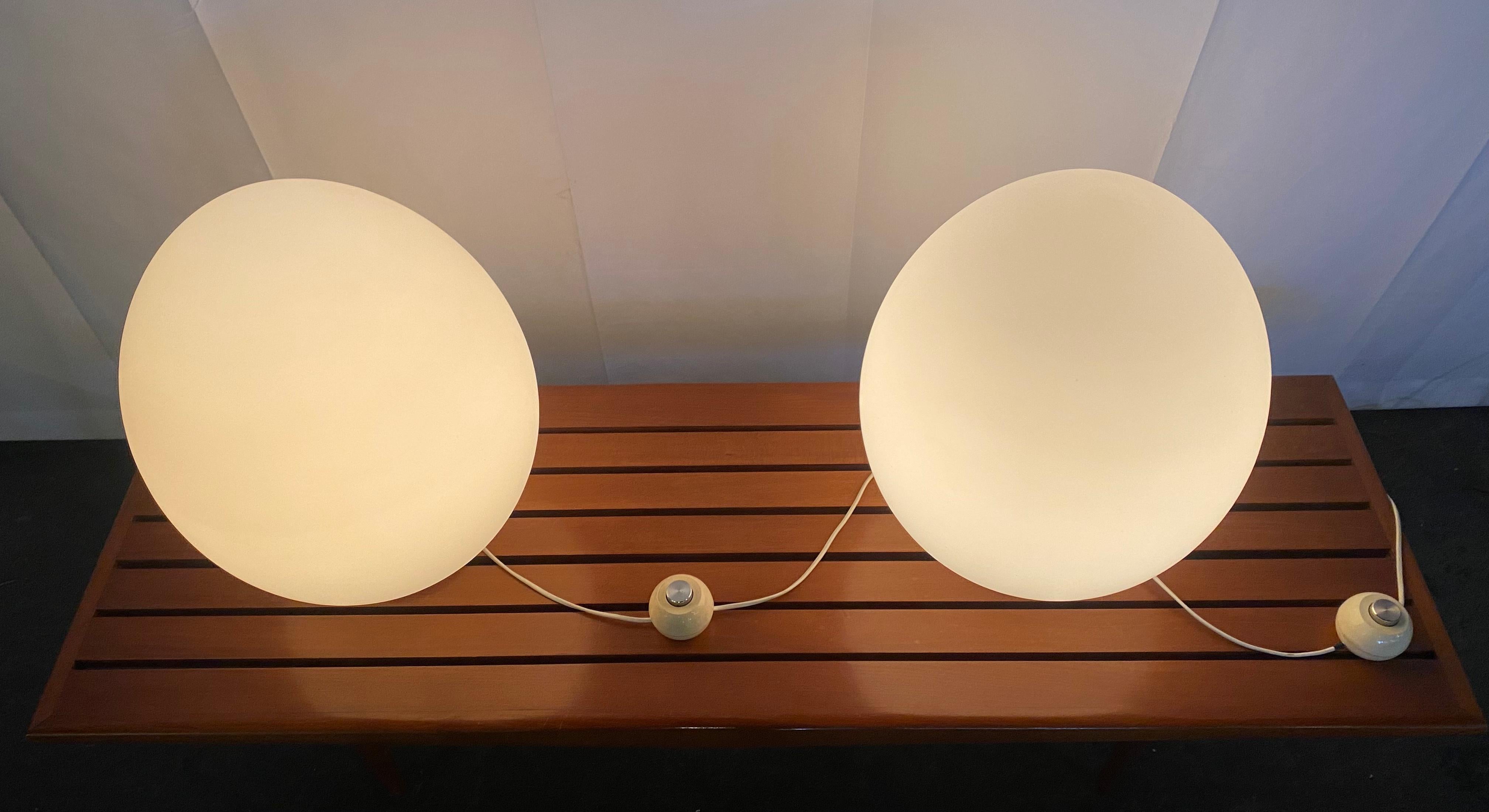 Pair Large Laurel Lamp Company Glass Egg Lamps. Italian Glass 4