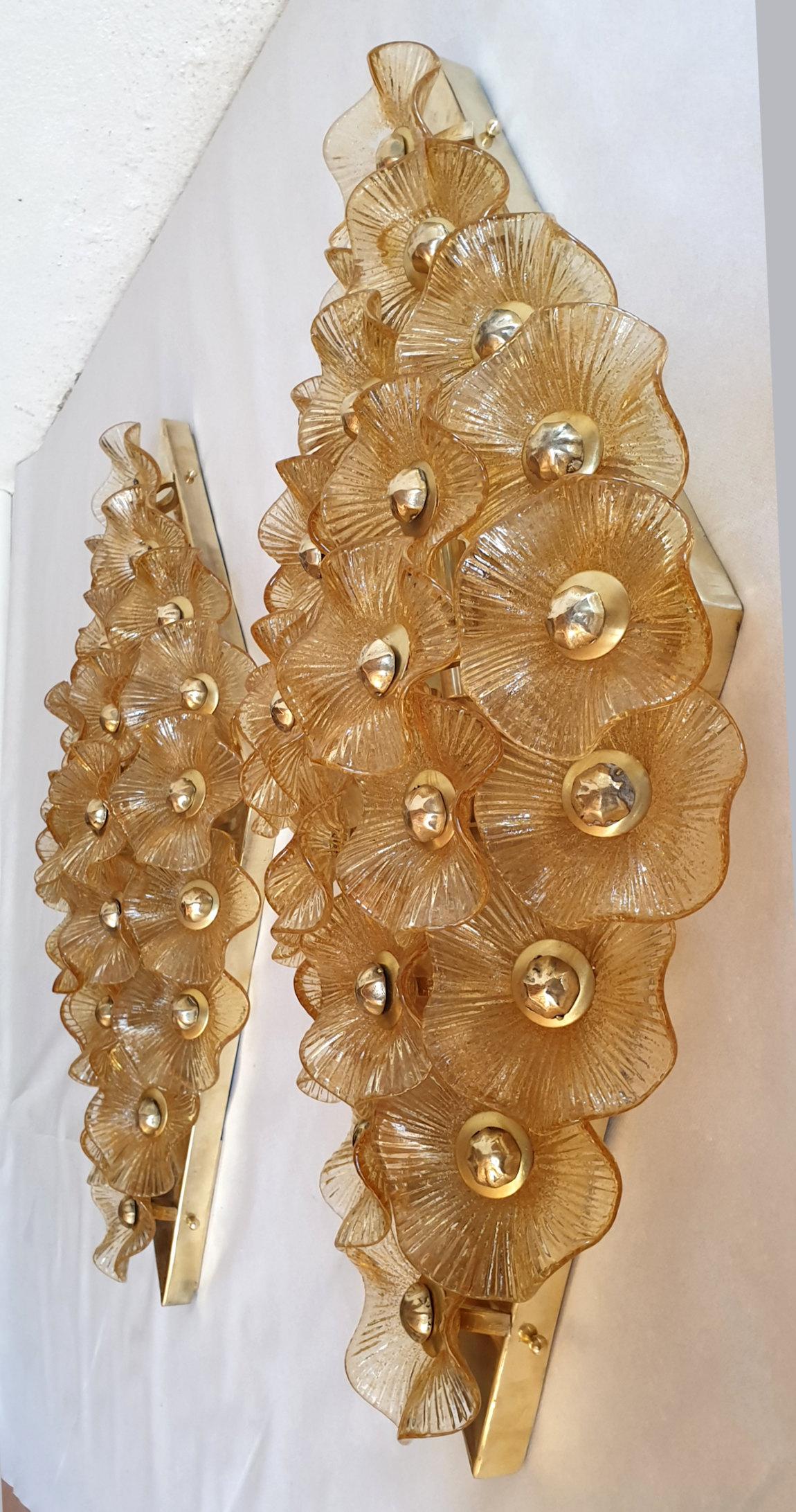 Pair of Mid-Century Modern Murano Glass Sconces/Flush Mounts Venini Attributed In Excellent Condition In Dallas, TX
