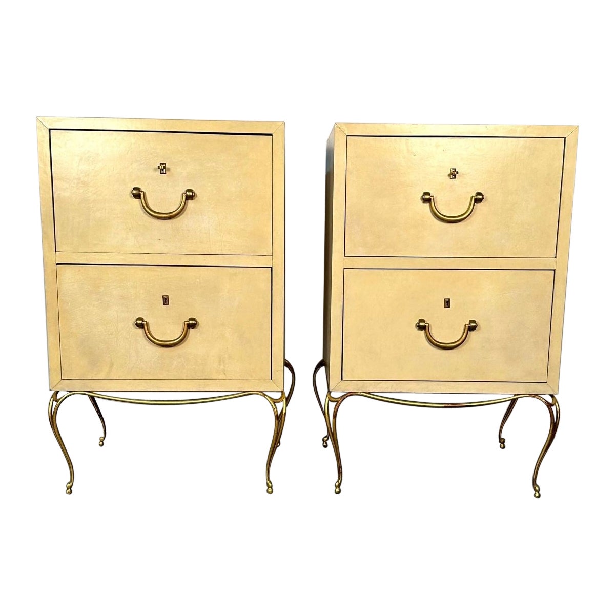 Paire de grandes commodes, coffres ou armoires en parchemin français du milieu du siècle dernier, années 1950