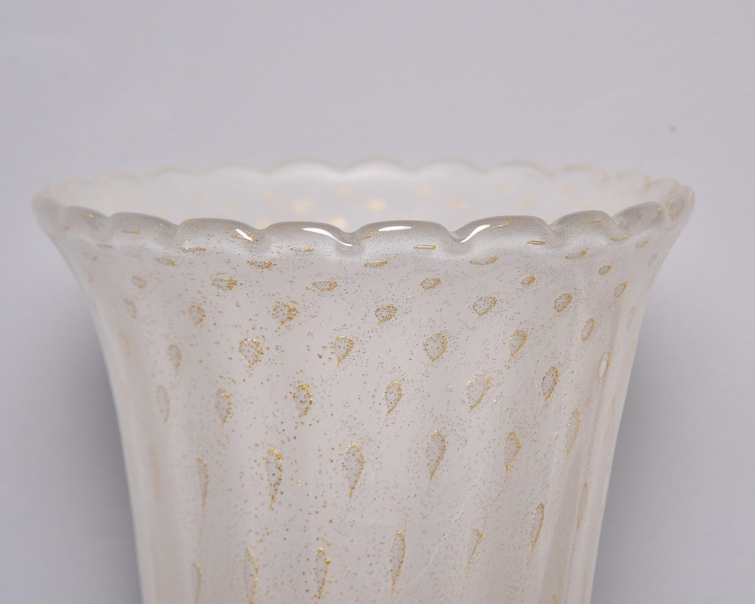 Paire de grandes appliques torchères Murano avec base en verre noir en vente 4