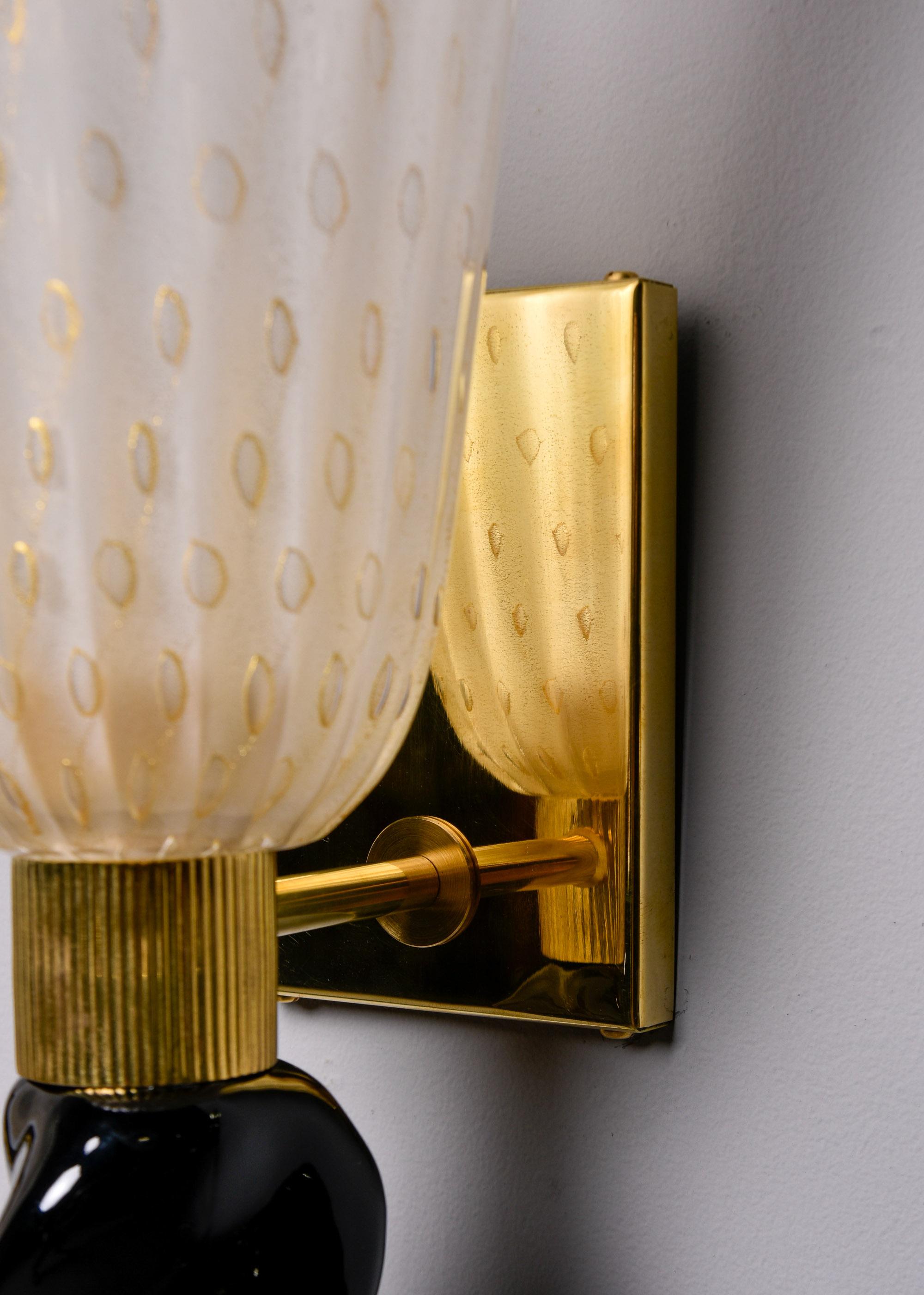 Paire de grandes appliques torchères Murano avec base en verre noir en vente 5