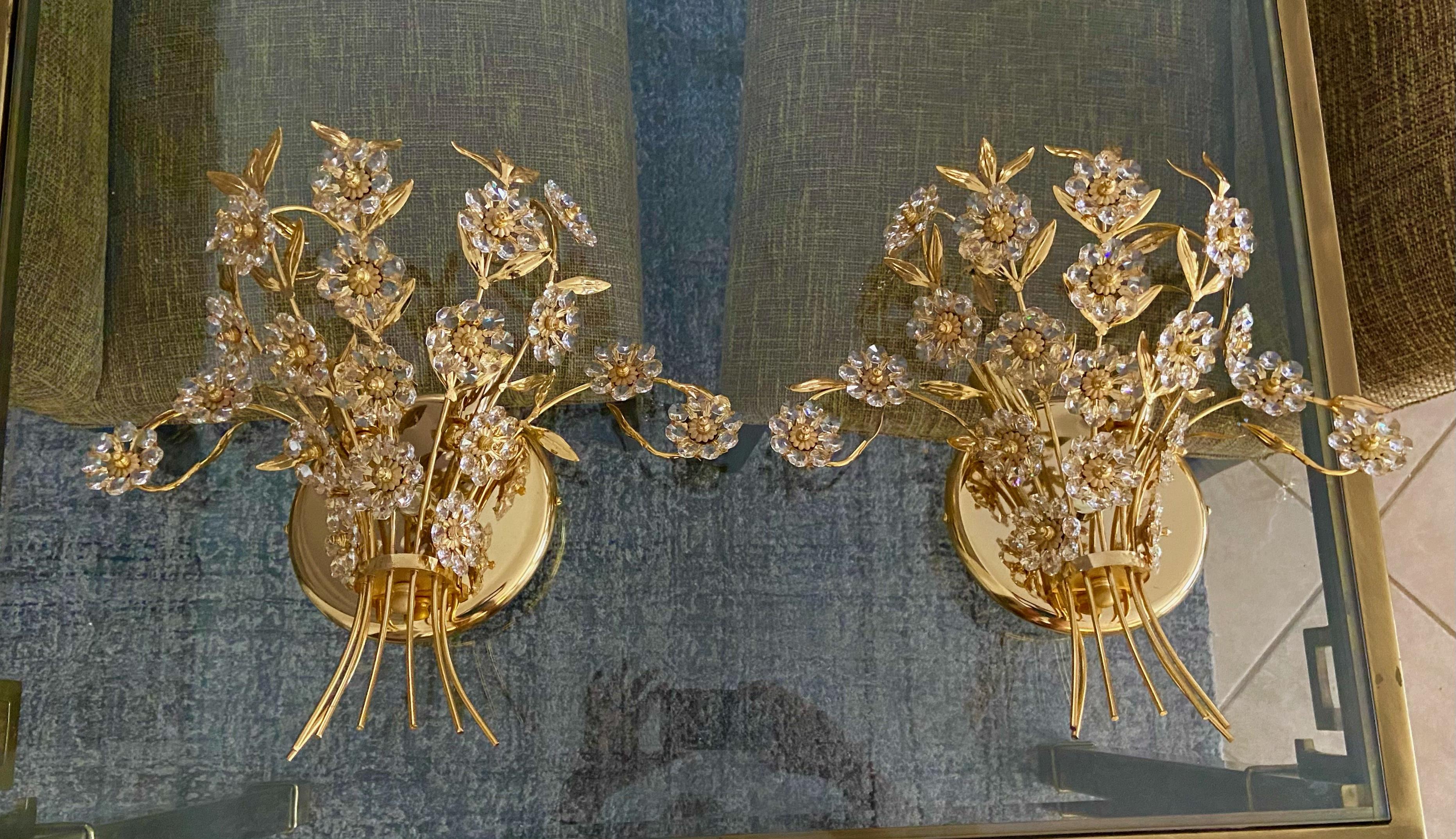 Pair of Large Palwa Crystal and Gold Floral Flower Wall Sconces In Good Condition For Sale In Palm Springs, CA
