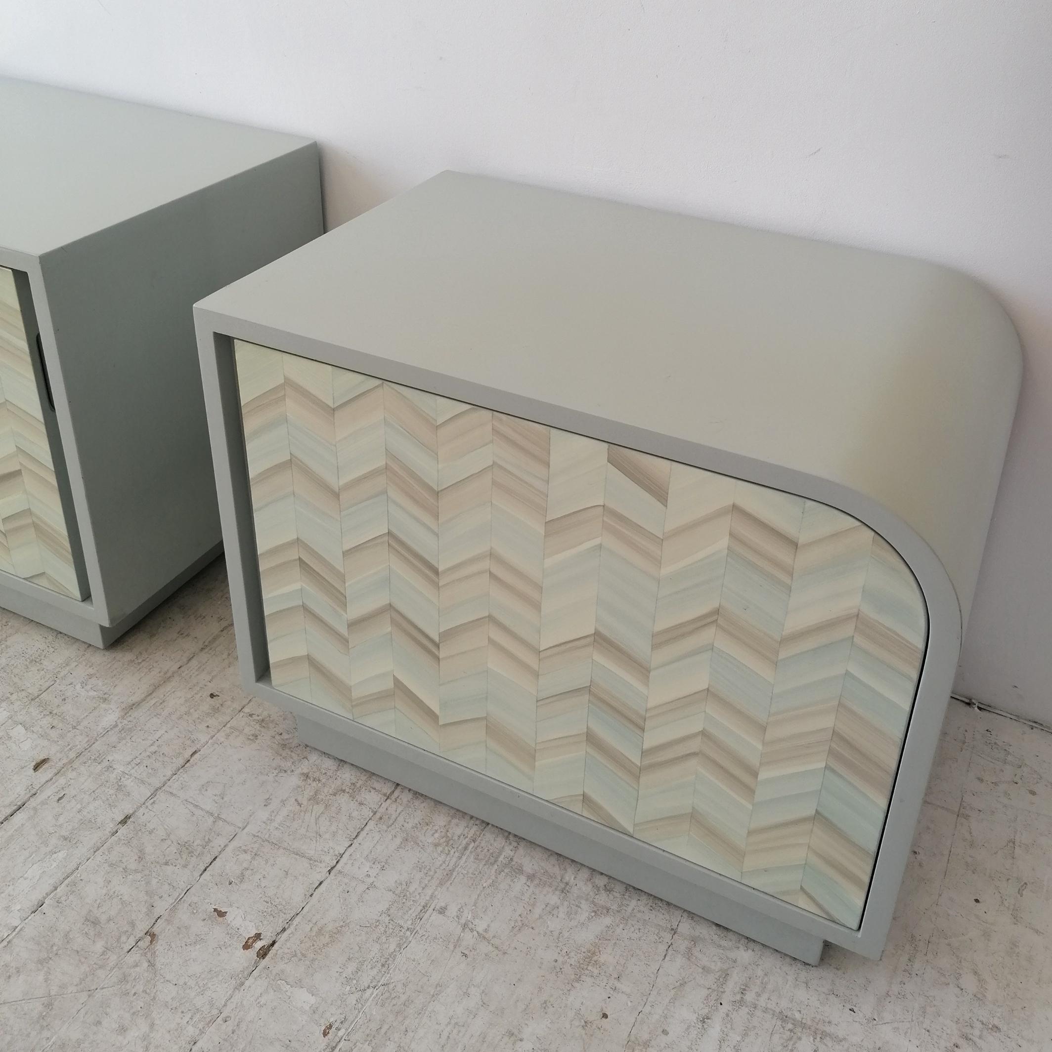 Pair large postmodern lacquered American bedside cabinets / nightstands, 1980s For Sale 2
