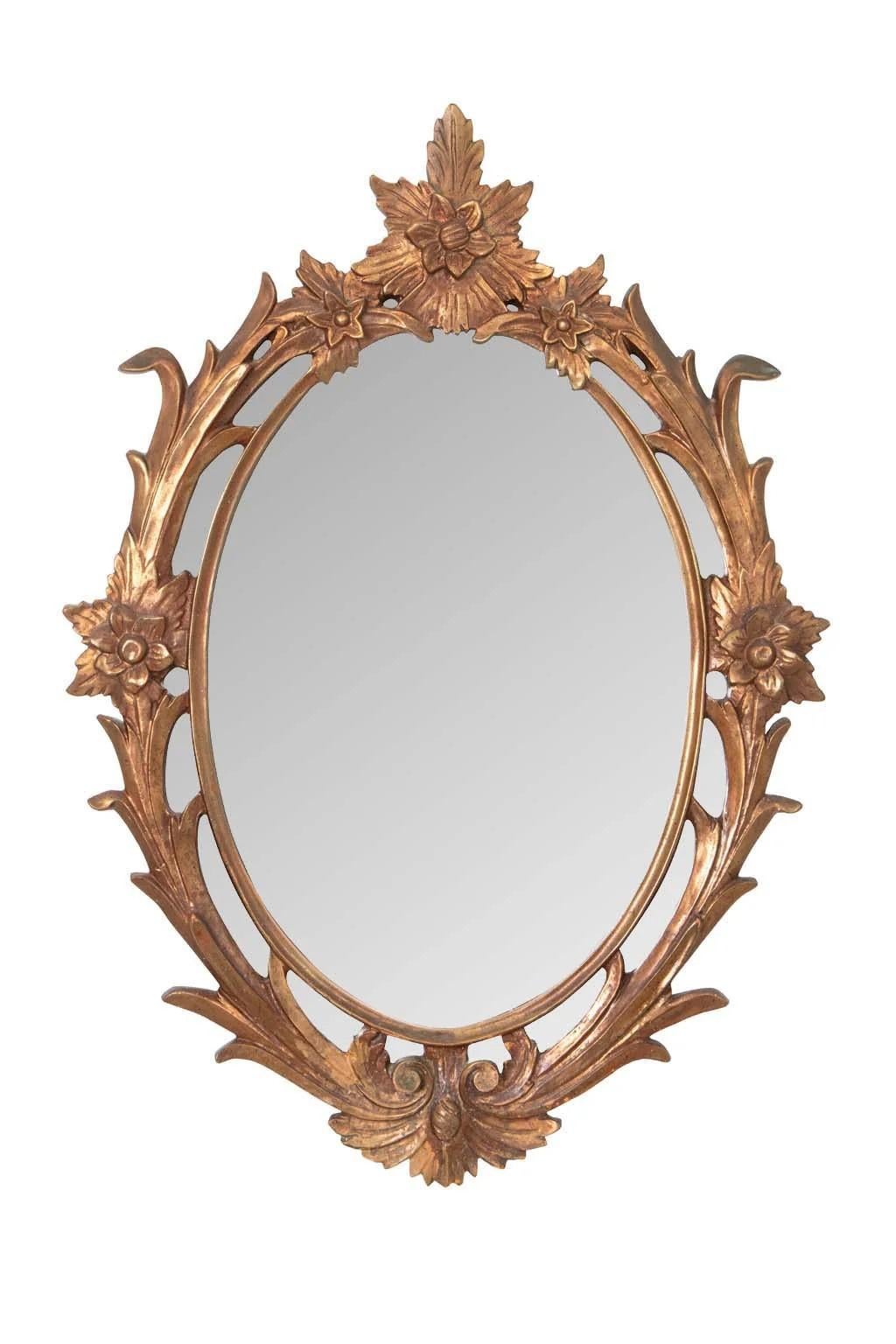 Paire de grands miroirs dorés de style Hollywood Regency. Usure conforme à l'âge et à l'utilisation. Bon état général.