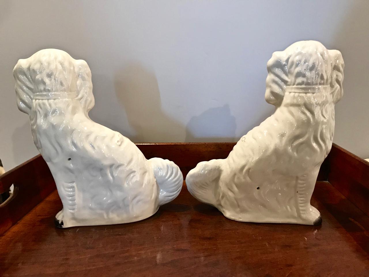 Pair of Large Staffordshire Spaniels, circa 1870 In Good Condition In Pasadena, CA