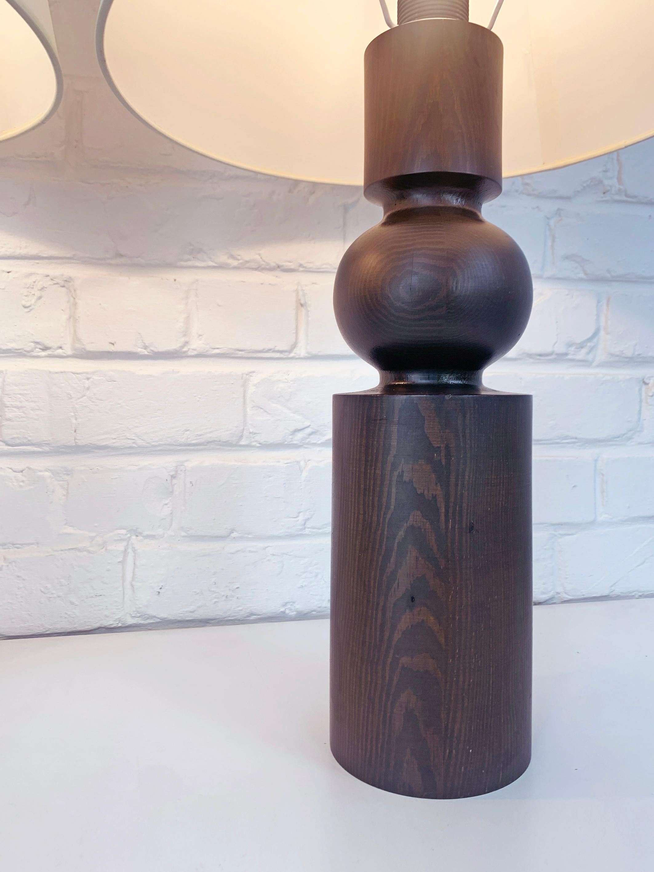 Pair large Table Lamps, Stained solid Pine, Uno Kristiansson, Luxus, Sweden In Good Condition For Sale In Vorst, BE