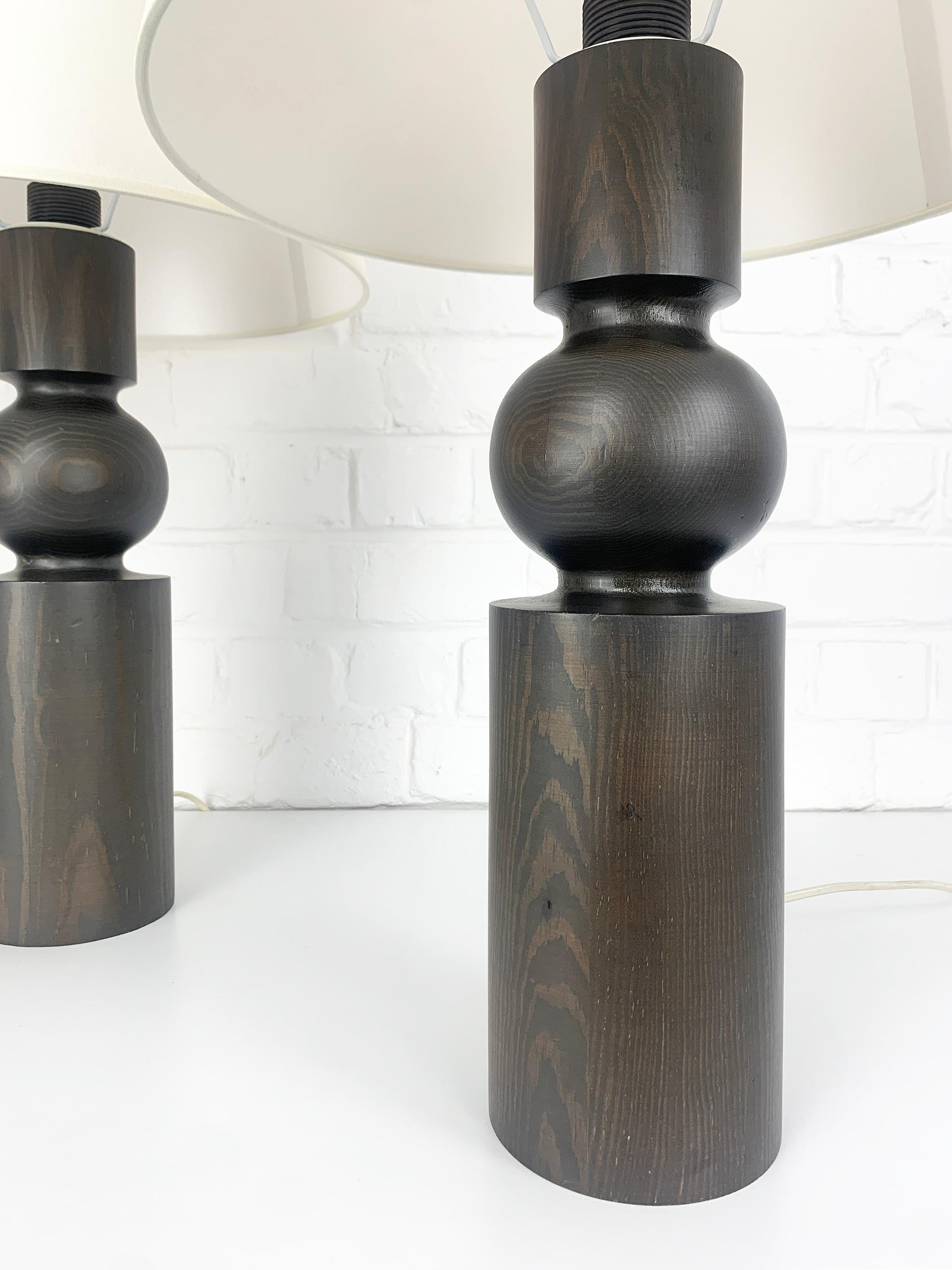 Pair large Table Lamps, Stained solid Pine, Uno Kristiansson, Luxus, Sweden For Sale 2