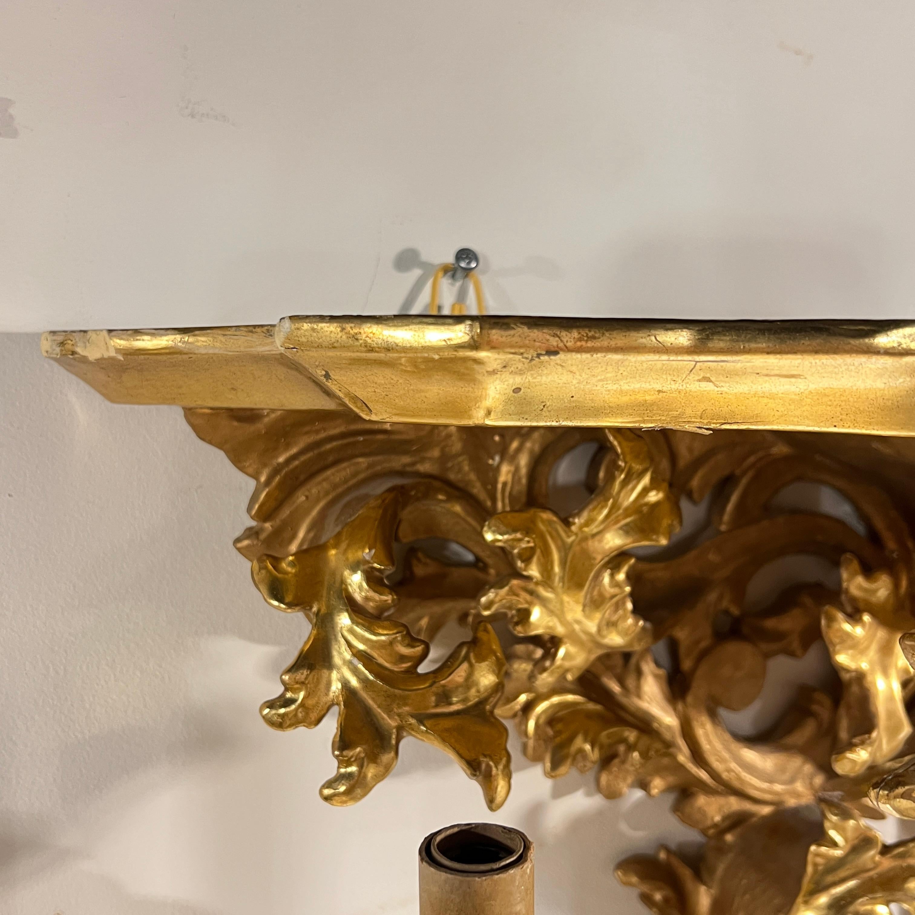 Paar große italienische handgeschnitzte Wandhalterungen aus vergoldetem Holz im Barockstil im Angebot 4