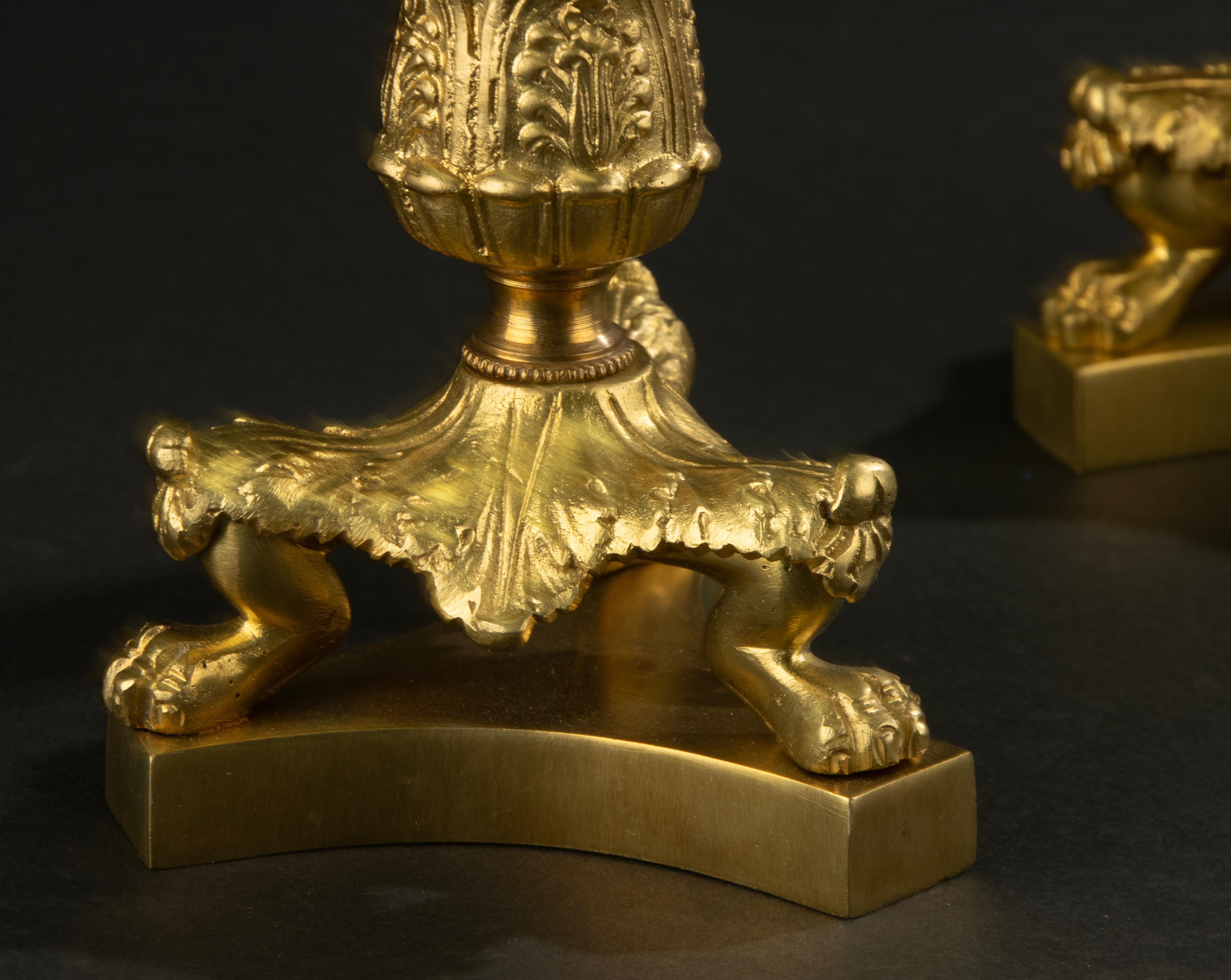 Pareja de Candeleros de Finales del Siglo XIX - Estilo Imperio Francés - Bronce dorado Ormolu en venta 9