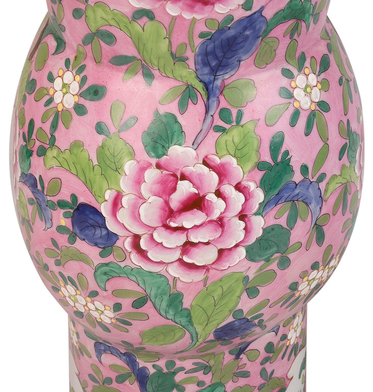 XIXe siècle Paire de vases / lampes Famille Rose chinoises de la fin du 19e siècle en vente