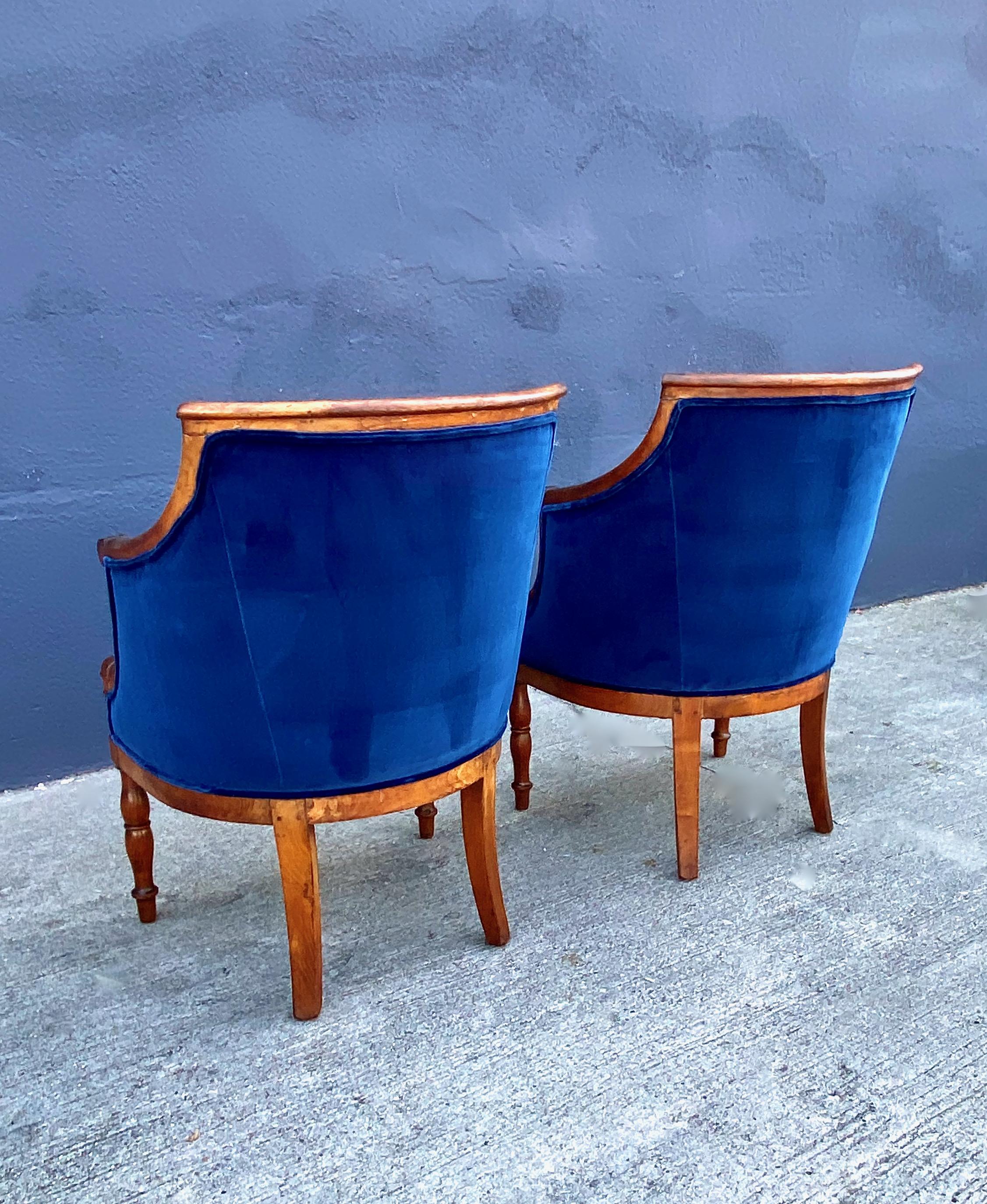 Pair Late Empire Barrel Back Chairs In Good Condition For Sale In Pasadena, CA