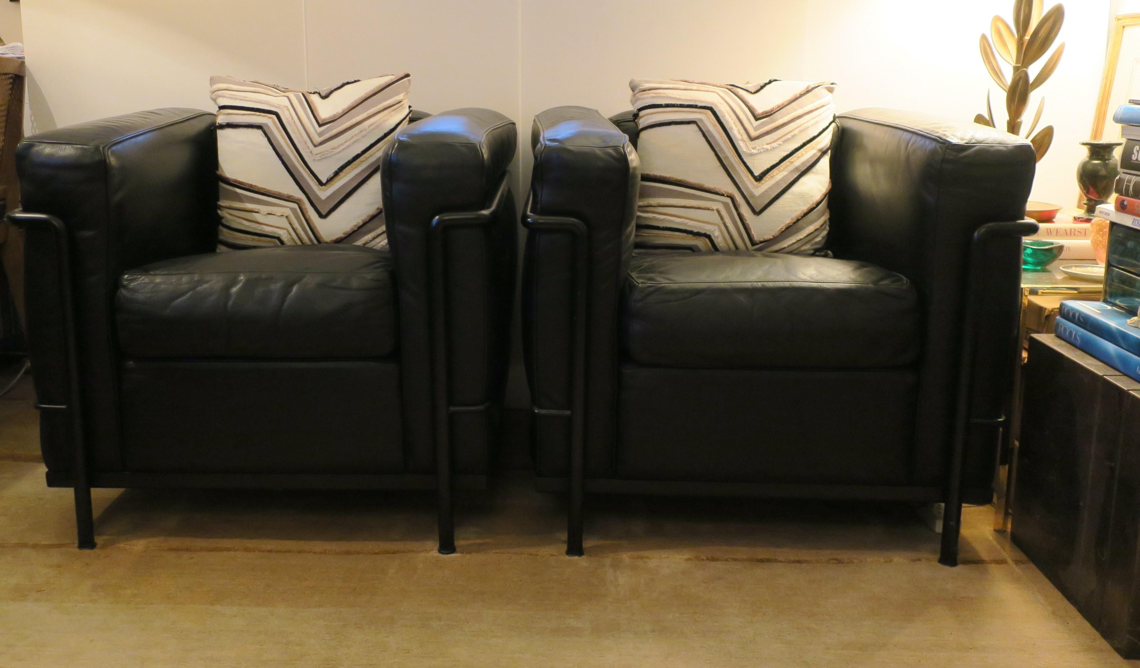 Contemporary Pair Le Corbusier LC2 Black Leather Chairs by Cassina