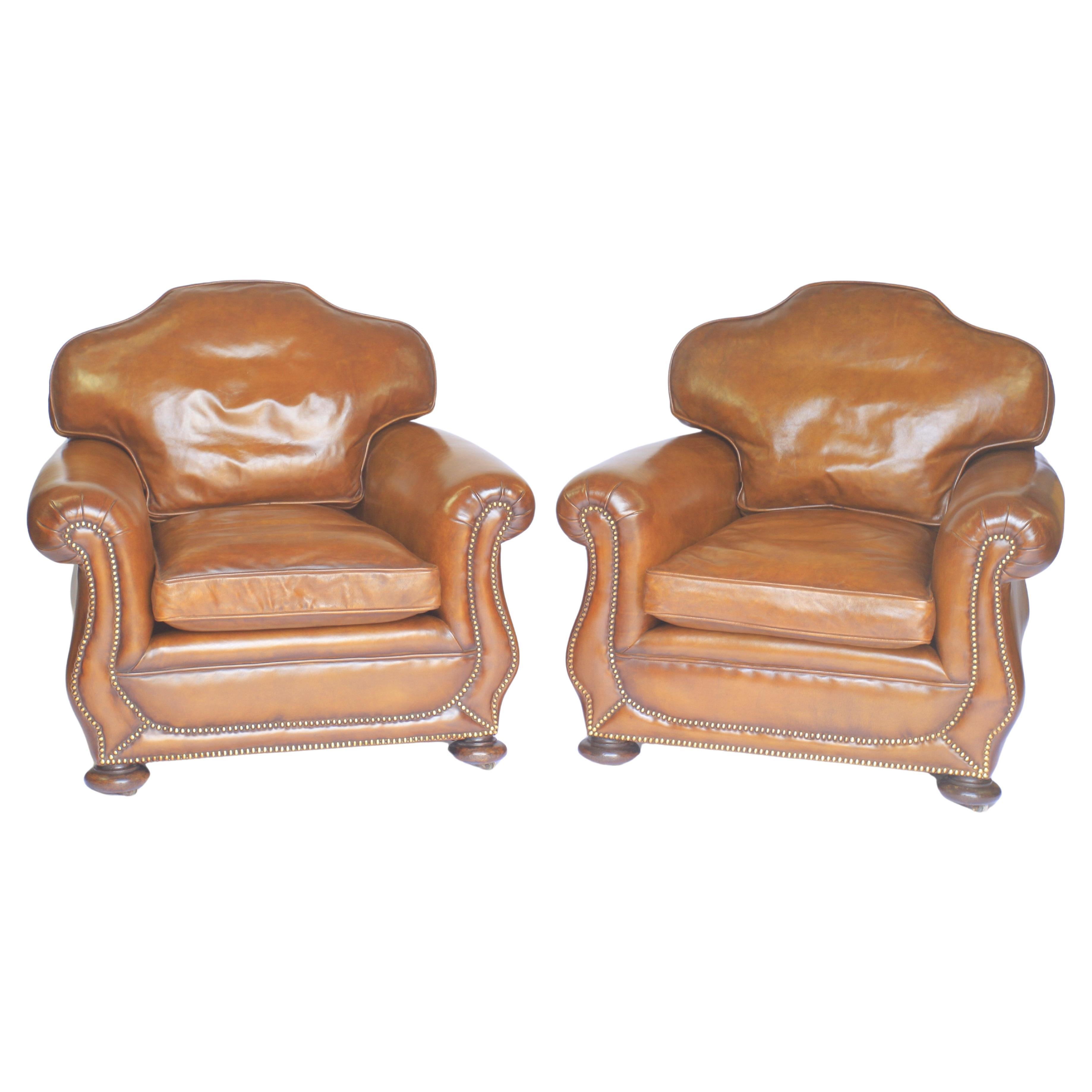 Paire de fauteuils club en cuir circa 1920 en vente