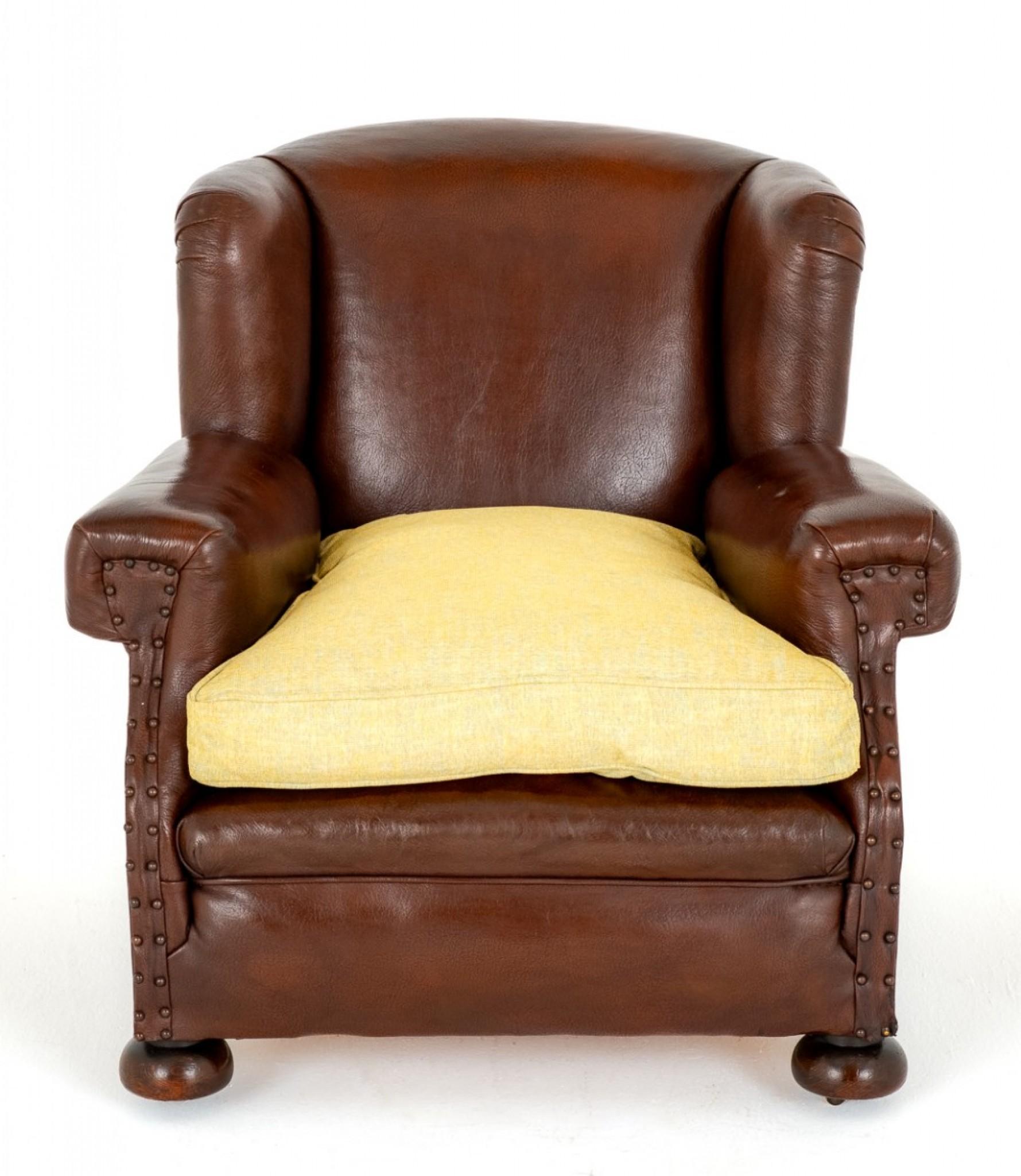 Paire de fauteuils club en cuir Victorian Antiques 1900 Bon état - En vente à Potters Bar, GB