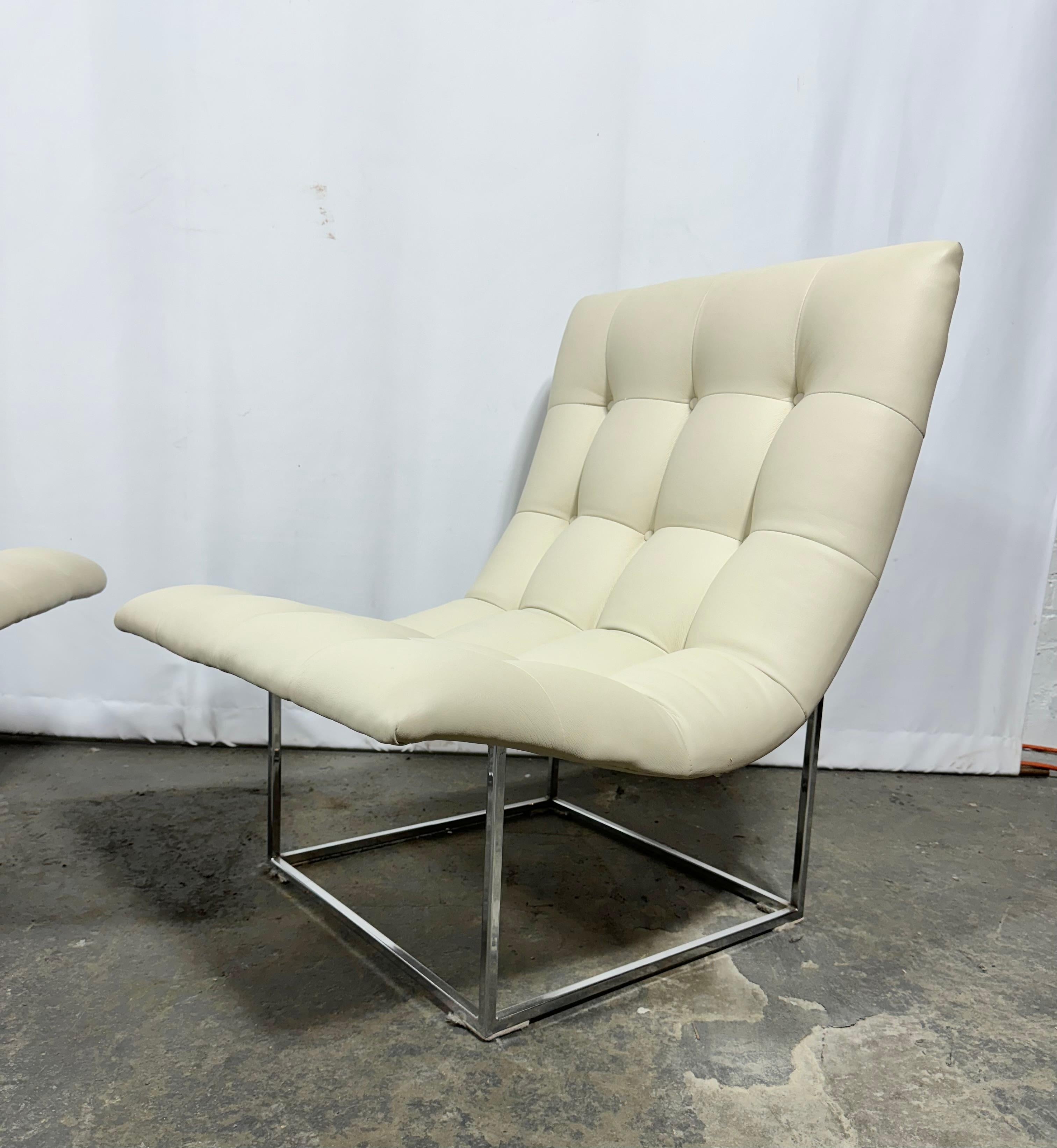 American Pair Leather Milo Baughman / Thayer Coggin Lounge Scoop Chairs For Sale