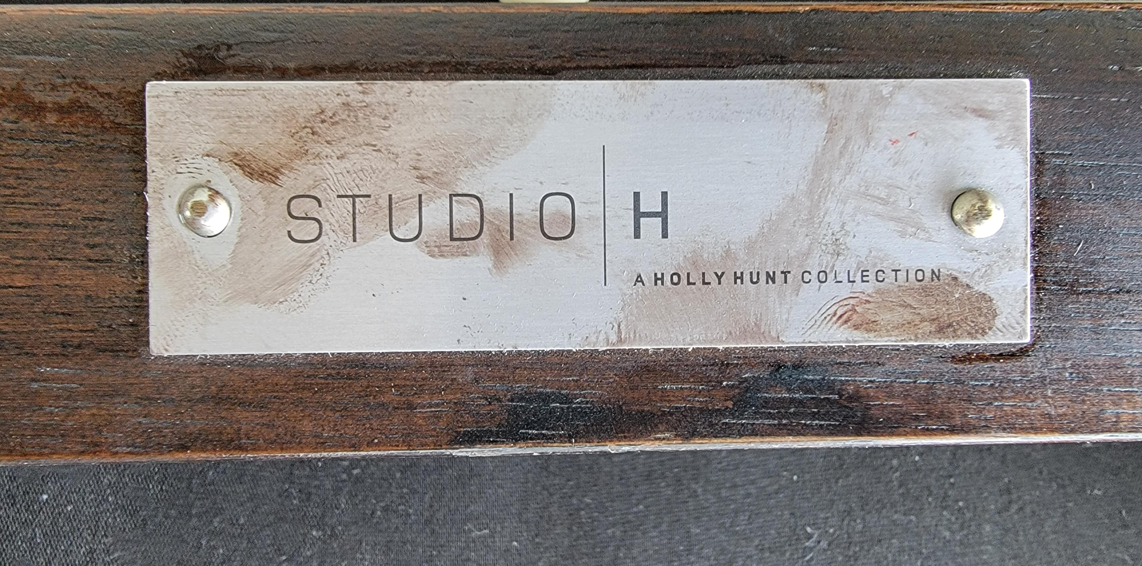 Paar Siren-Sessel mit Rundhalsausschnitt aus Leder von Holly Hunt im Angebot 8