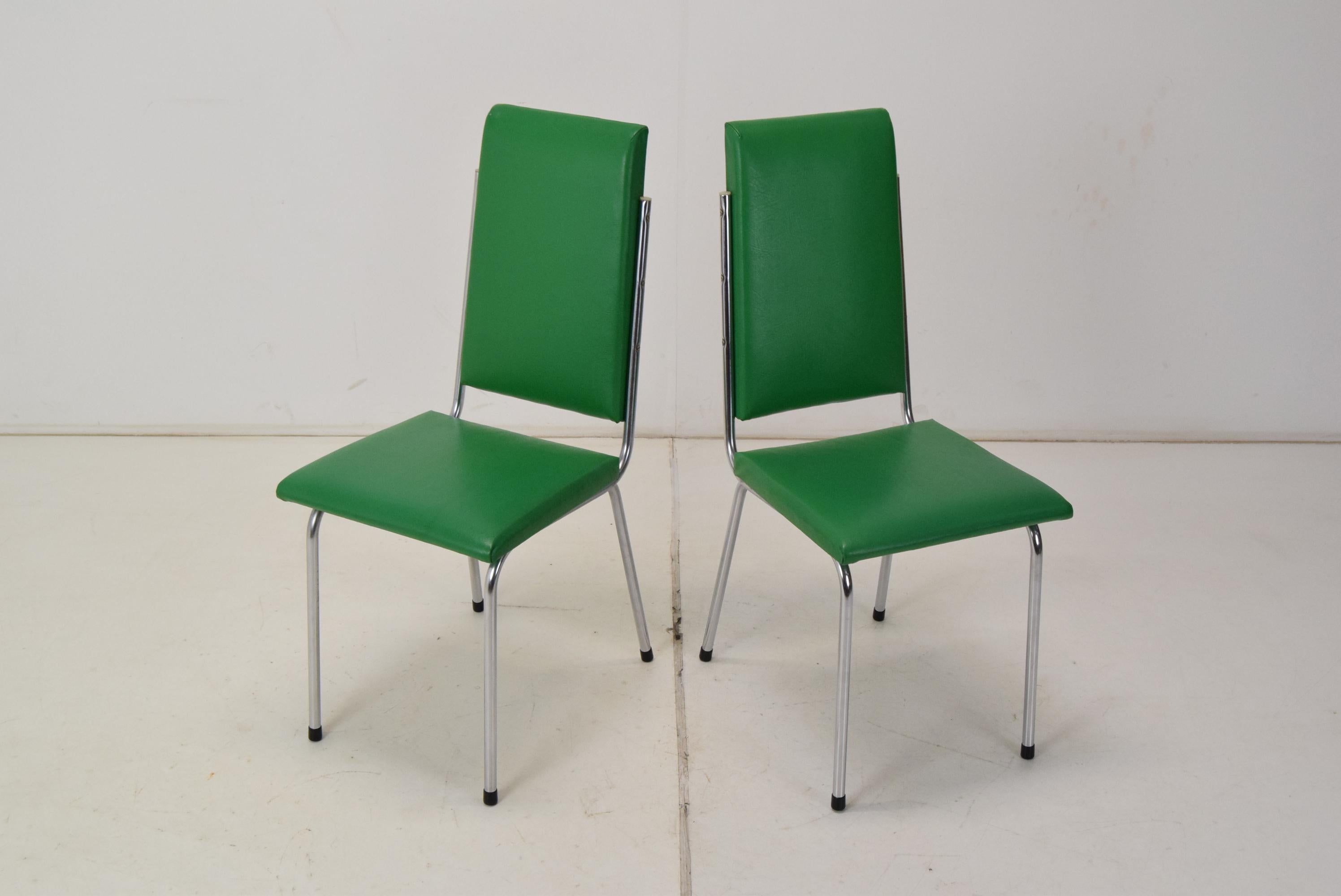 
Made of Leatherette,Metal,Chrome,Plastic
Seat Height is 46cm
Original condition