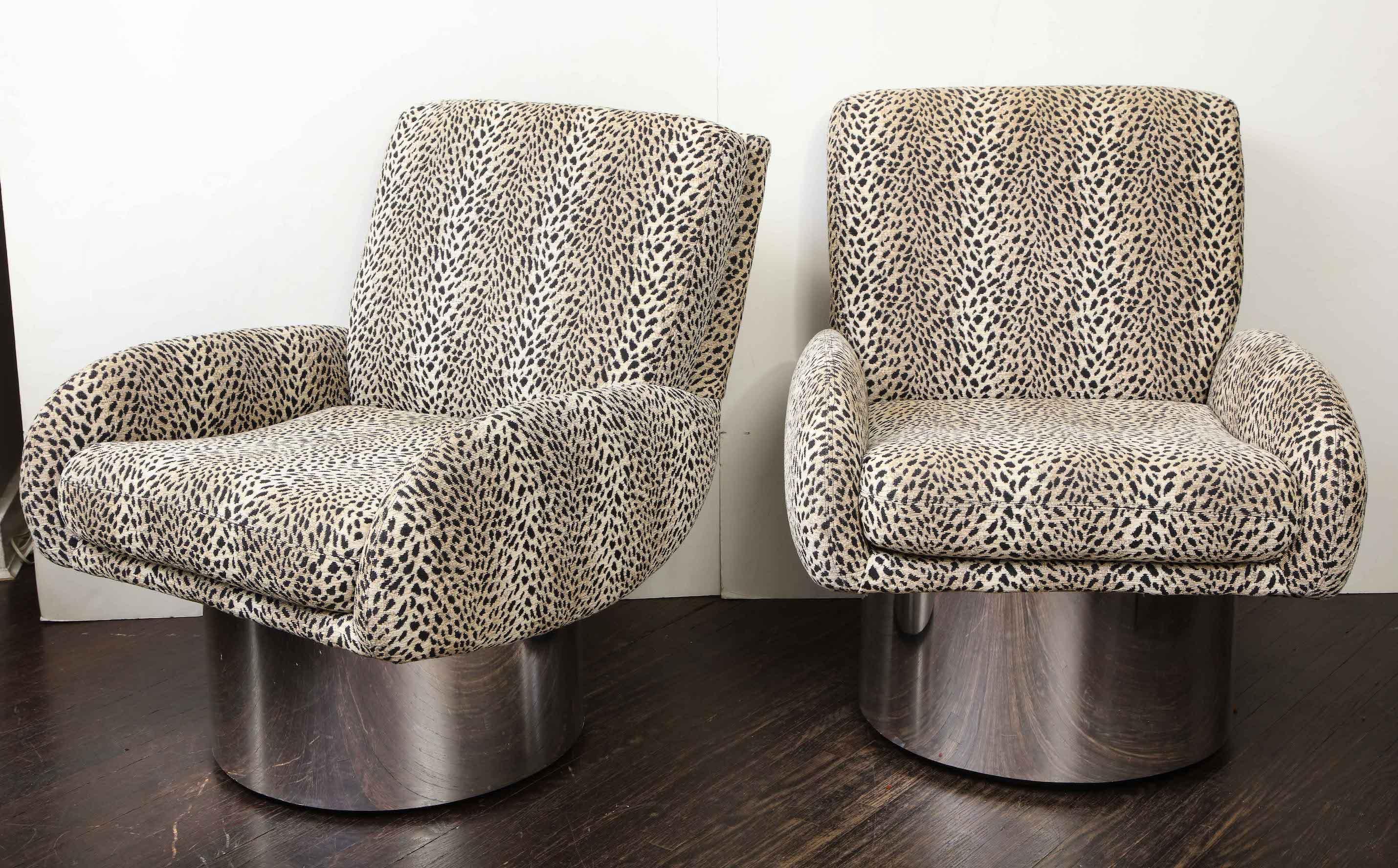 Mid-Century Modern Pair of Leon Rosen Swivel Chairs