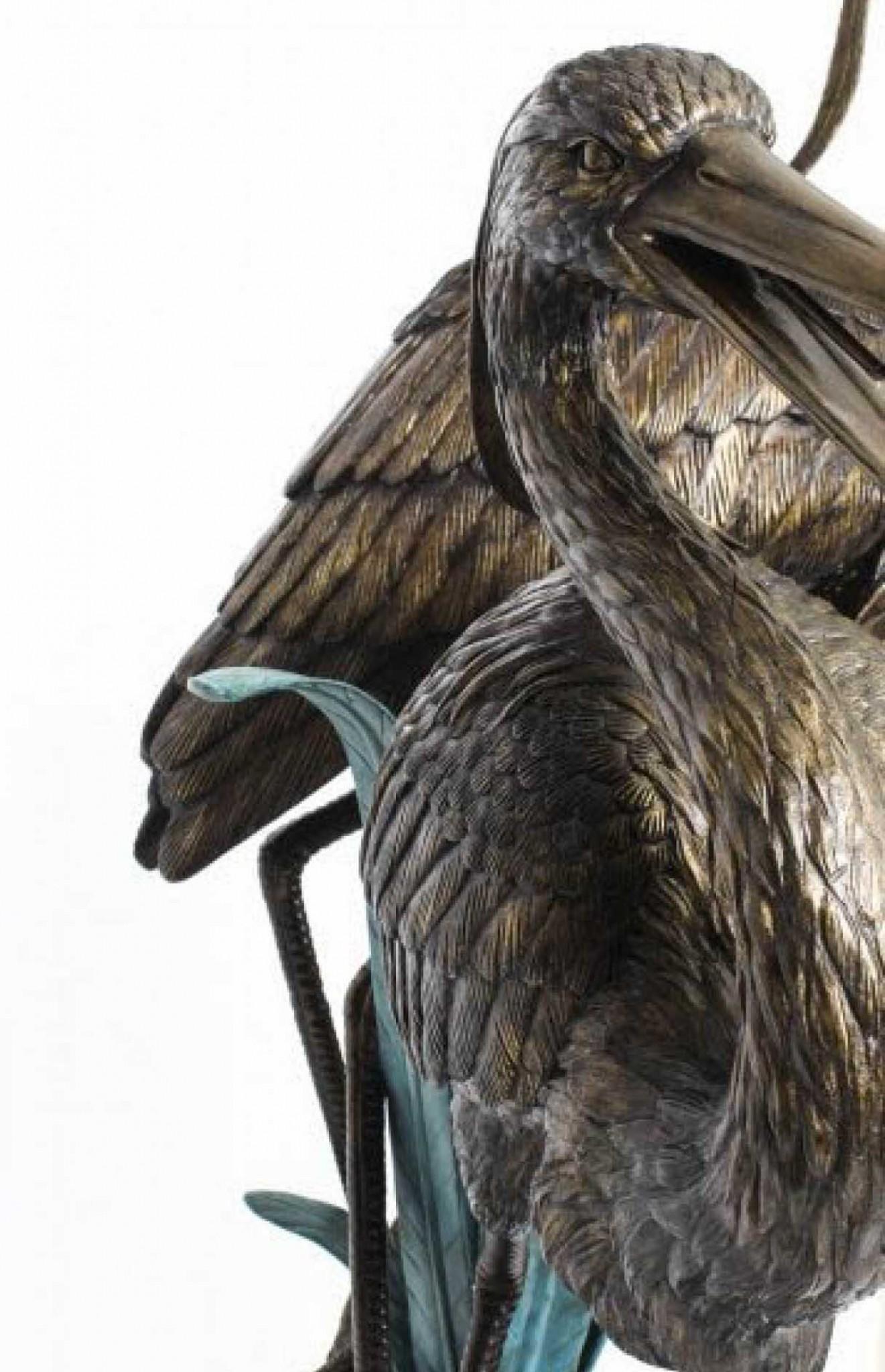 Pareja de grullas de bronce de tamaño natural Fuente - Gran pájaro de jardín de fundición en Bueno estado para la venta en Potters Bar, GB