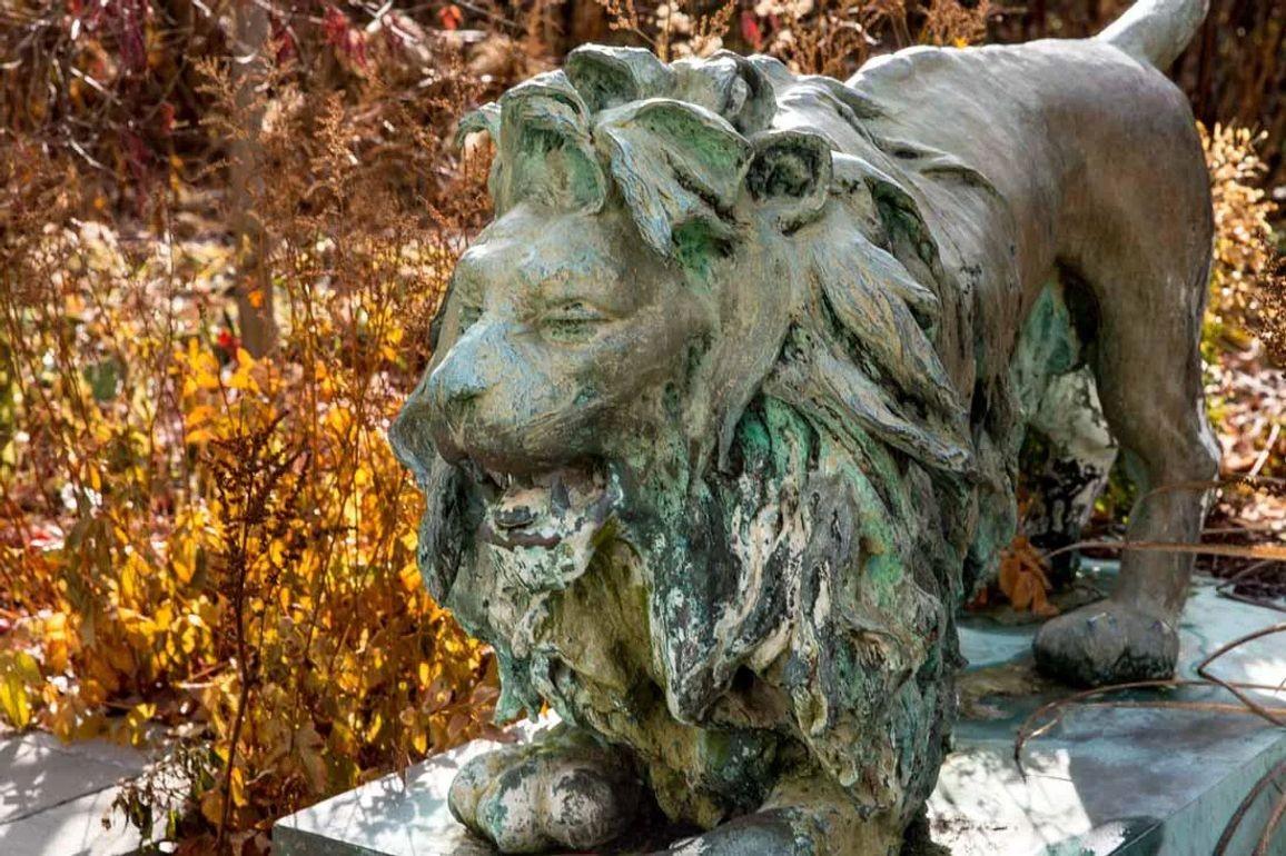 Lion Fountains, Lifesize Outdoor Statues, Patinated Bronze, England, 1860s For Sale 7