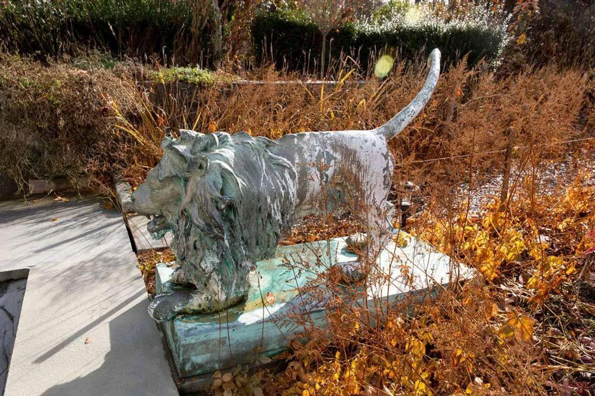 Lion Fountains, Lifesize Outdoor Statues, Patinated Bronze, England, 1860s For Sale 11