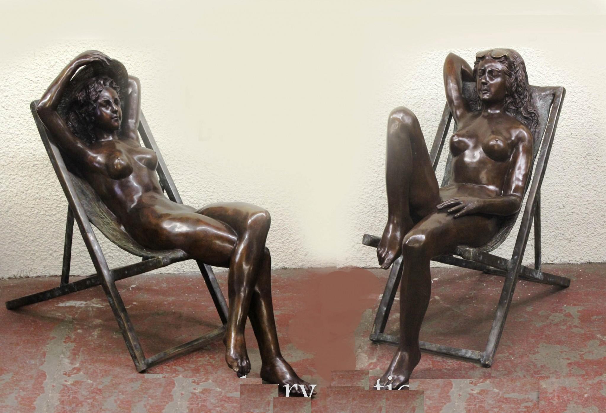 Gorgeous pair of lifesize bronze nude females reclining in deck chairs
Great for the garden and being bronze they can live outside with no fear of rusting
Quirky pair with great patina
Can be sold individually if required, please let us know
Note if