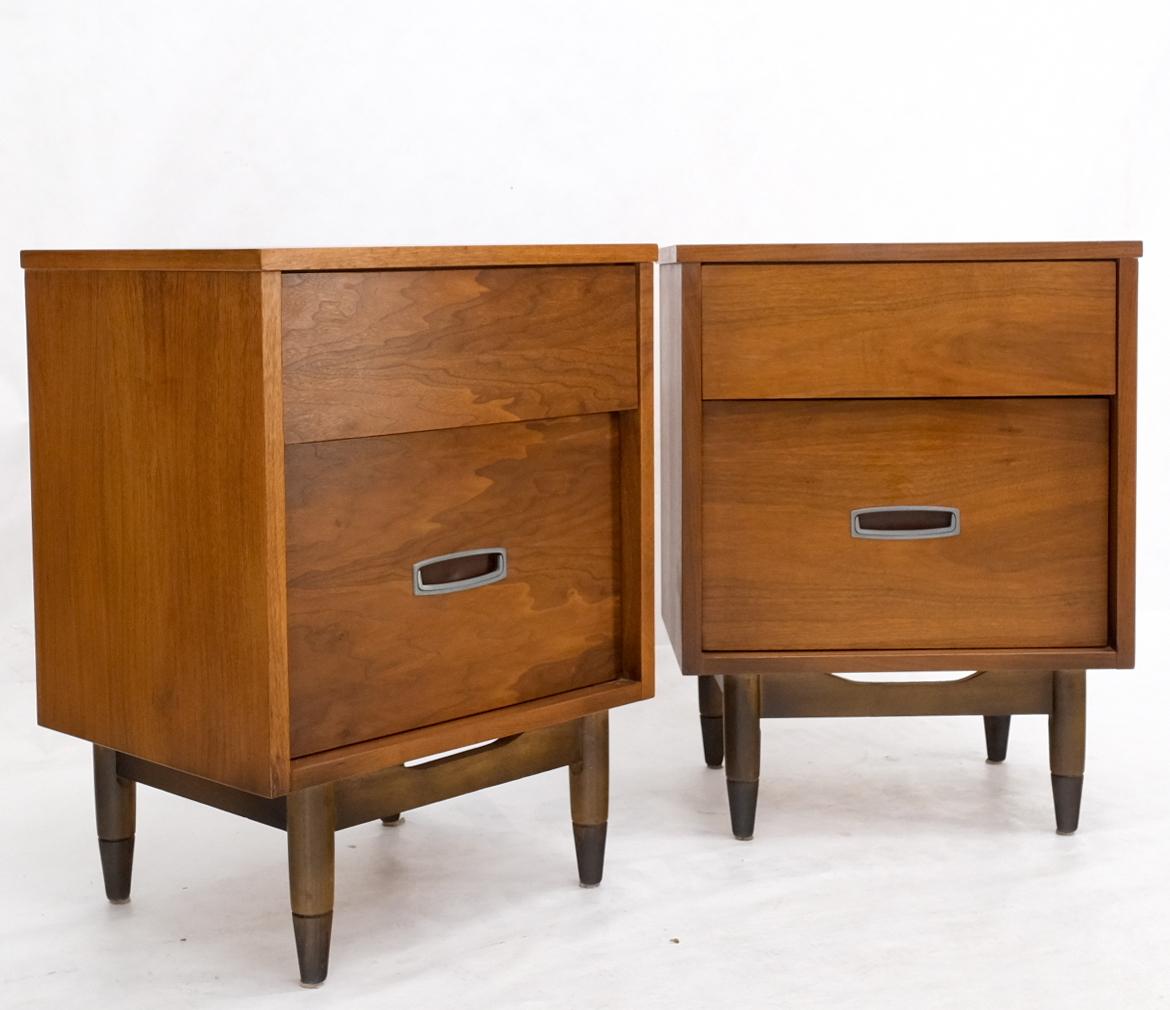 Pair Light American Walnut Two Drawers End Tables Nightstands Cabinets Dowel Leg For Sale 9