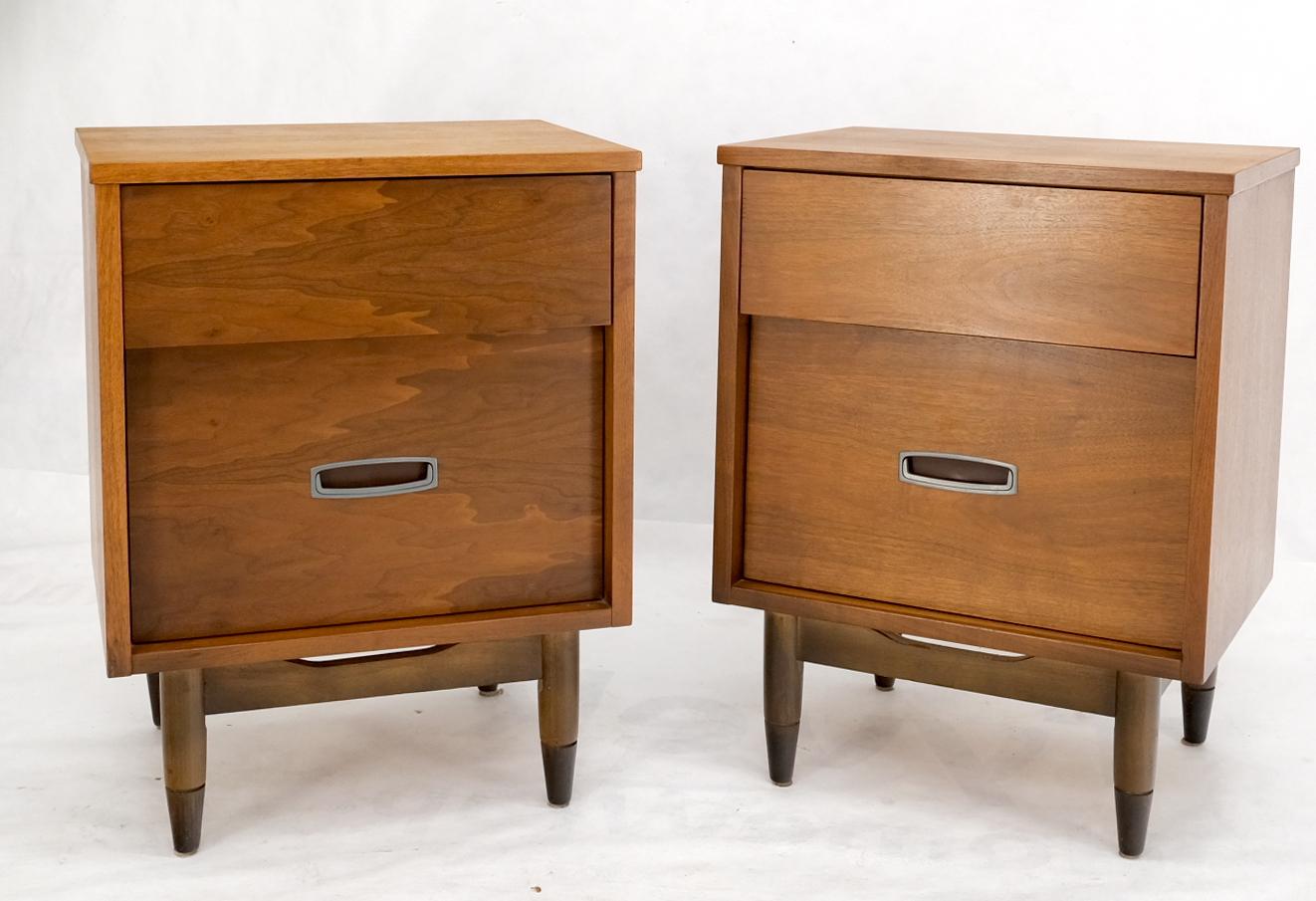 Pair Light American Walnut Two Drawers End Tables Nightstands Cabinets Dowel Leg For Sale 3
