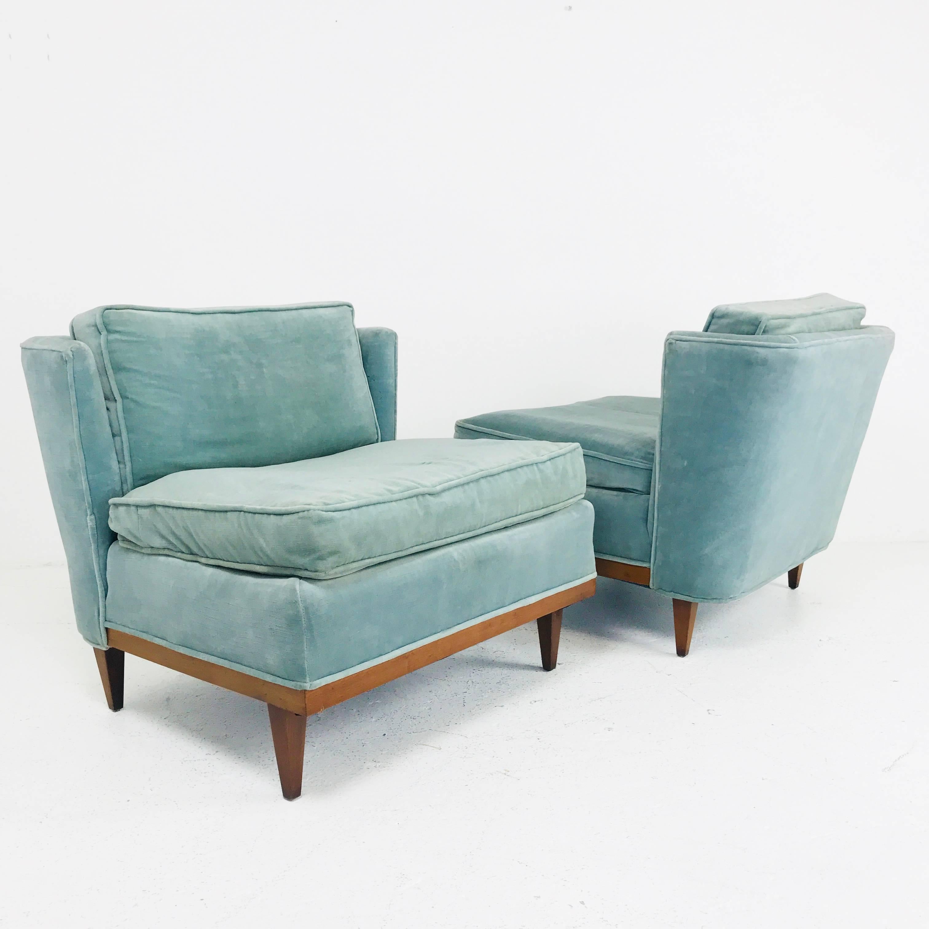 Pair of Light Blue Midcentury Velvet Slipper Wingback Chairs In Good Condition In Dallas, TX
