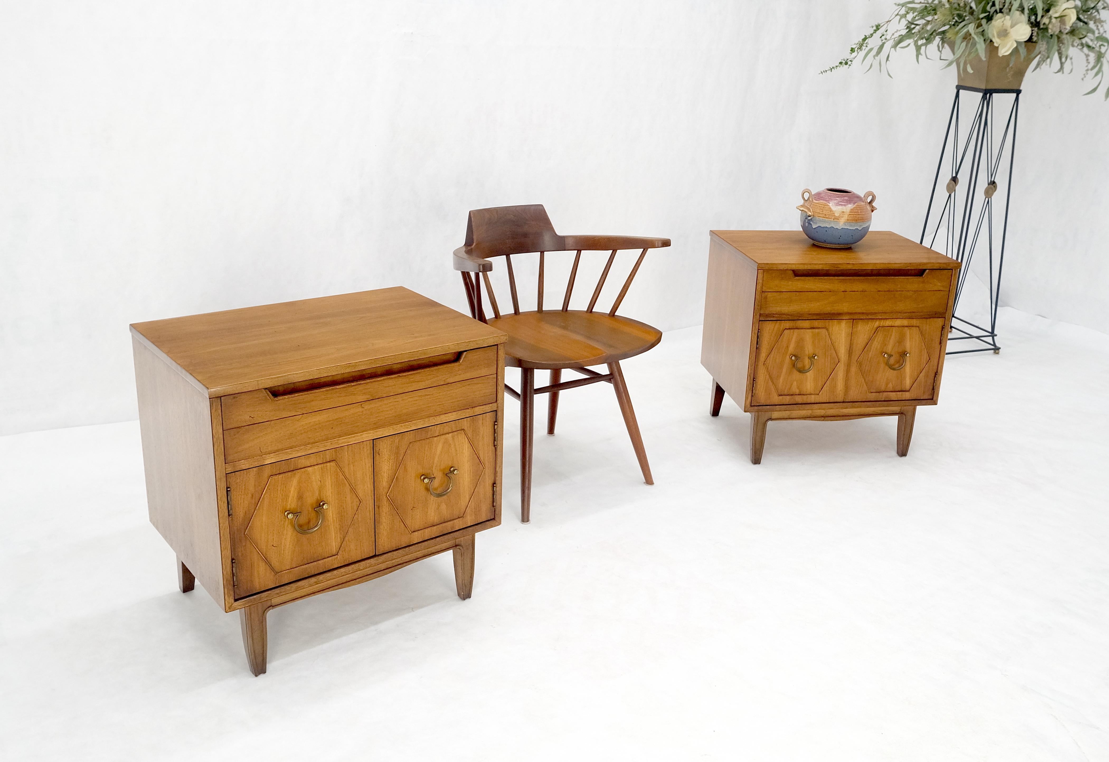 Pair Light Walnut One Drawer Two Doors Solid Brass Bucked Pulls Nightstands MINT For Sale 3