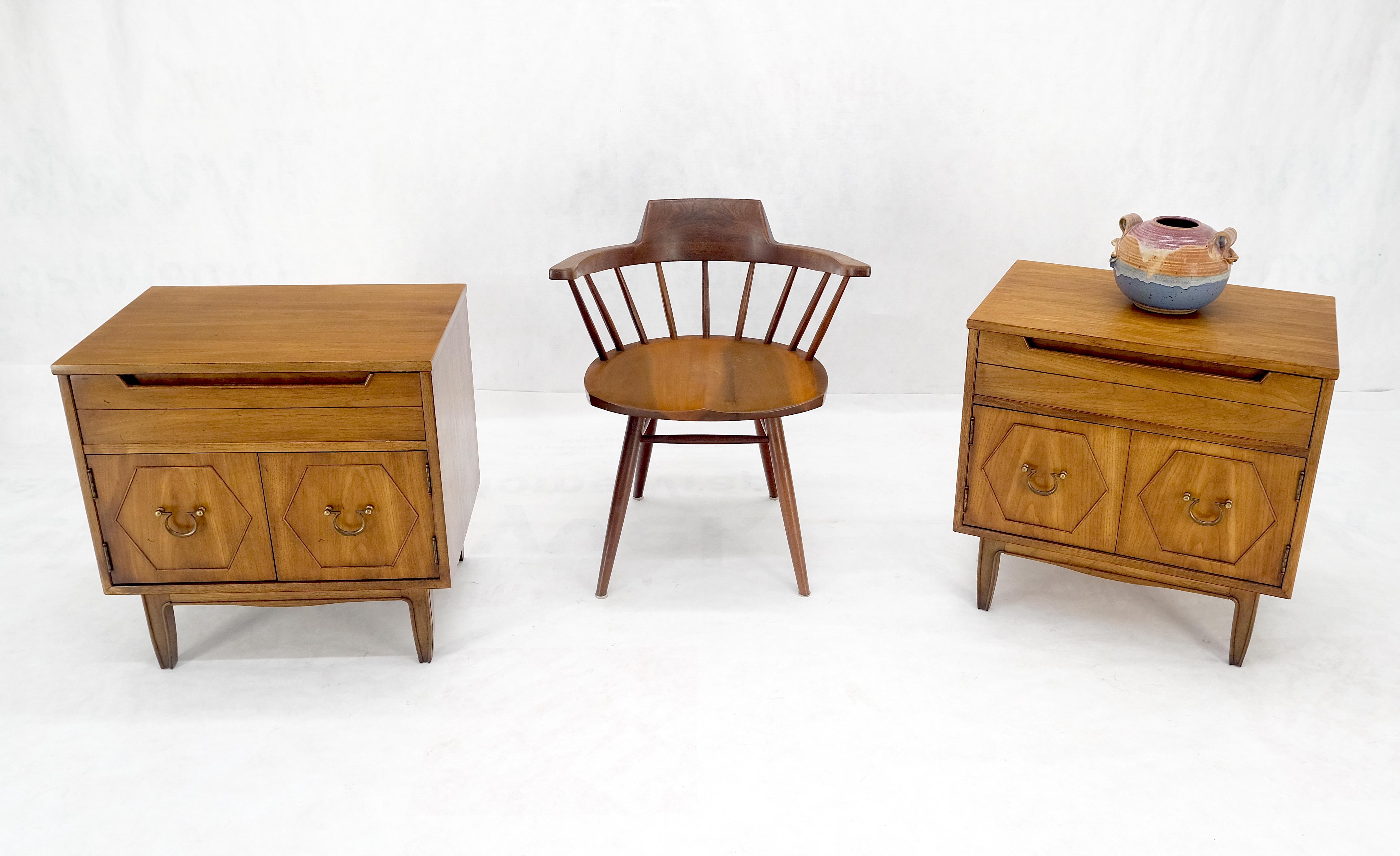 Pair Light Walnut One Drawer Two Doors Solid Brass Bucked Pulls Nightstands MINT For Sale 2