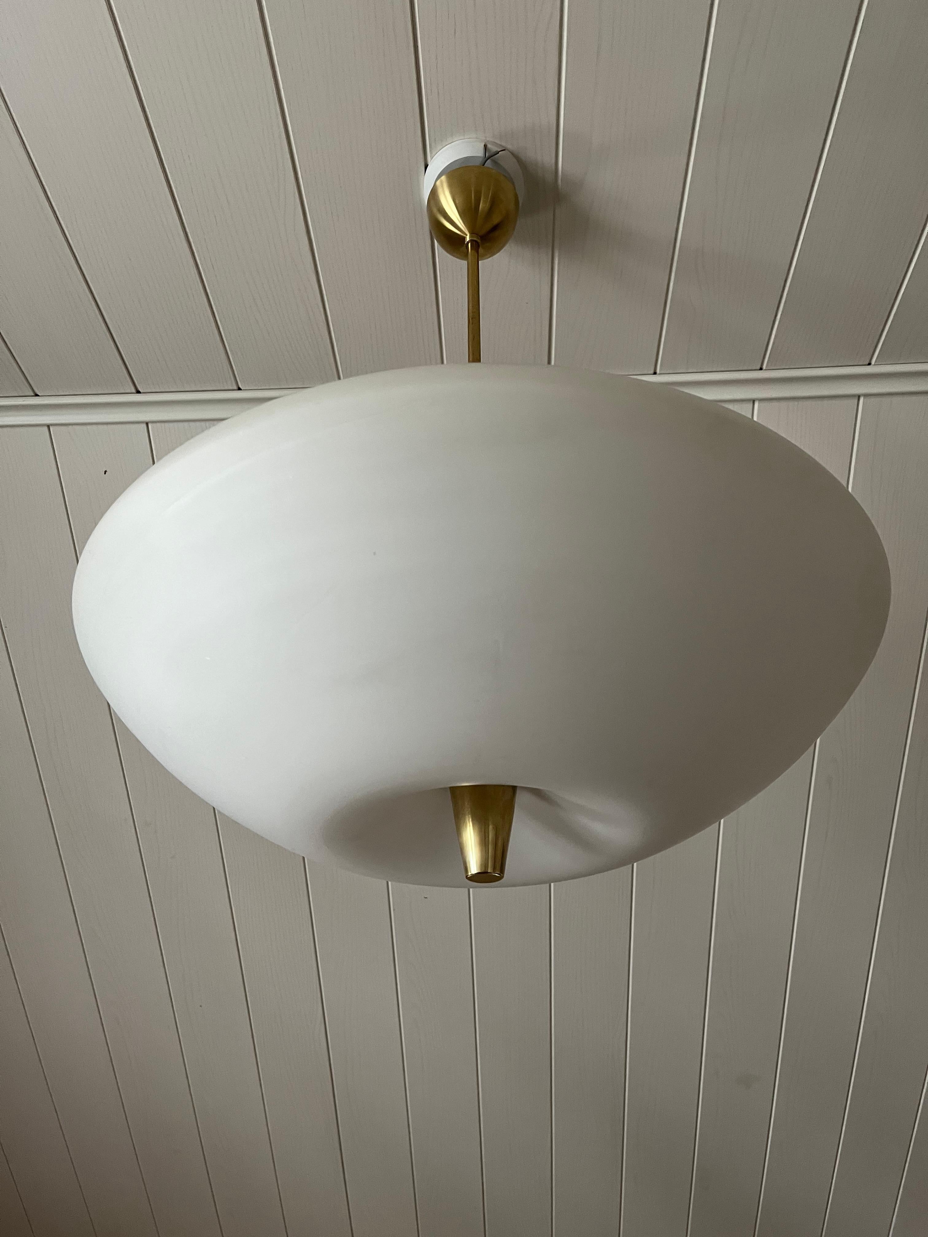 Scandinavo moderno Coppia di lampade da soffitto Lisa Johansson-Pape (ORNO). in vendita