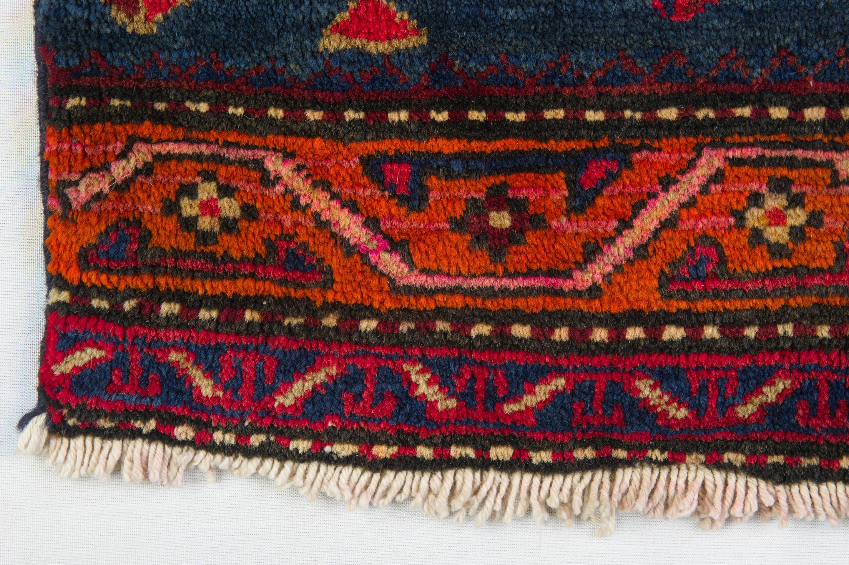 Paar kleine Kurdestan-Teppiche, auch für Kissen im Angebot 2