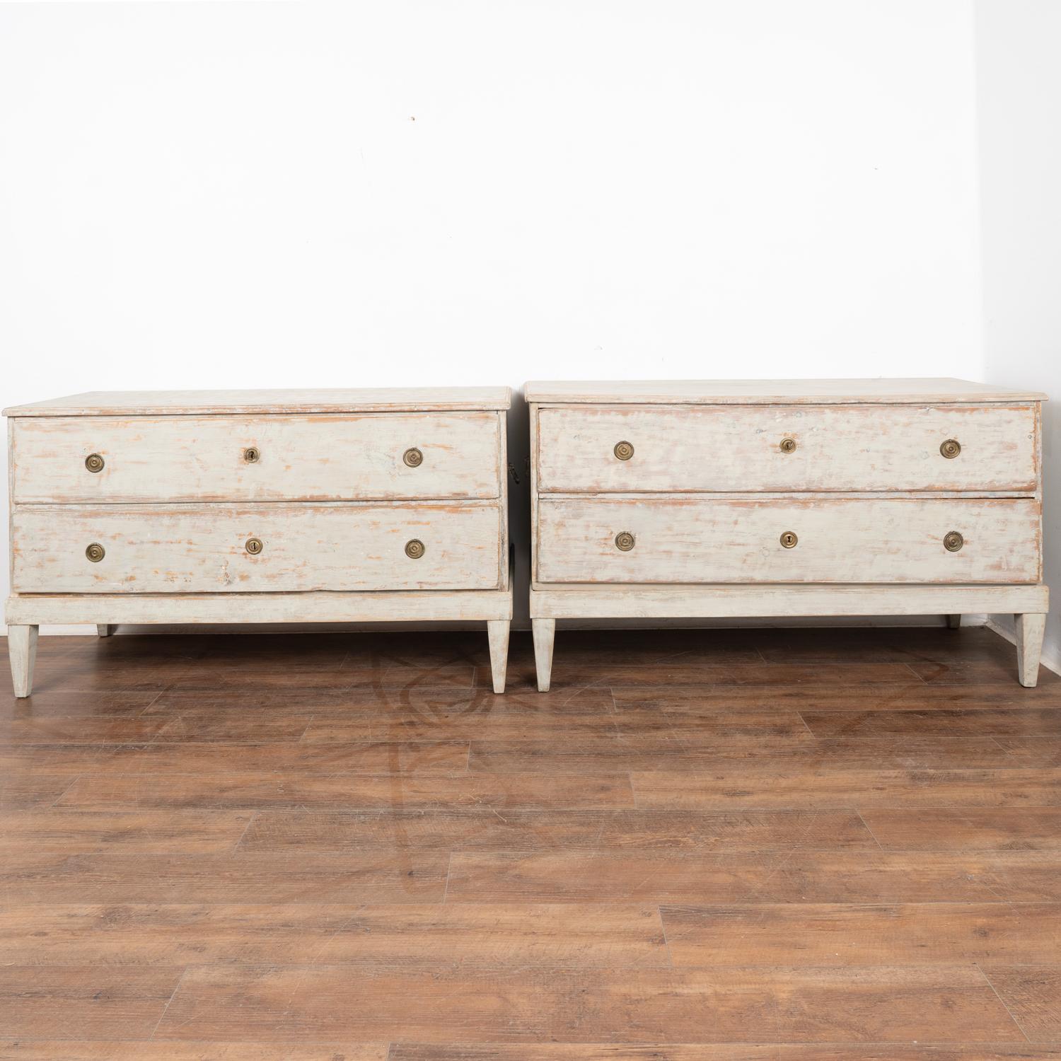 Pair, Long Gray Painted Pine Chests of Two Drawers, Sweden circa 1800-40 For Sale 1
