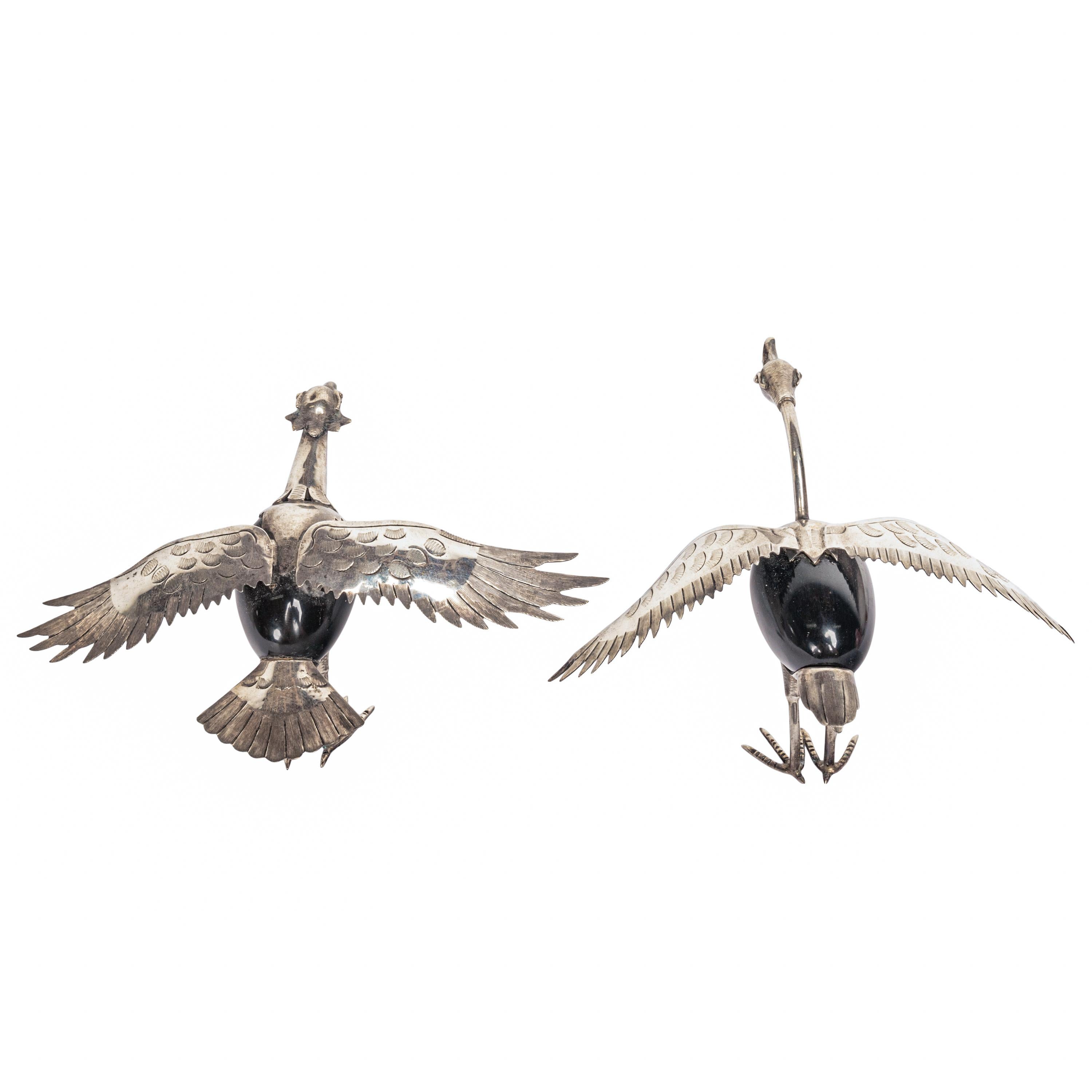 Pair Los Castillo Mexican Taxco Engraved Sterling Silver Black Onyx Birds 1950s In Good Condition In Portland, OR