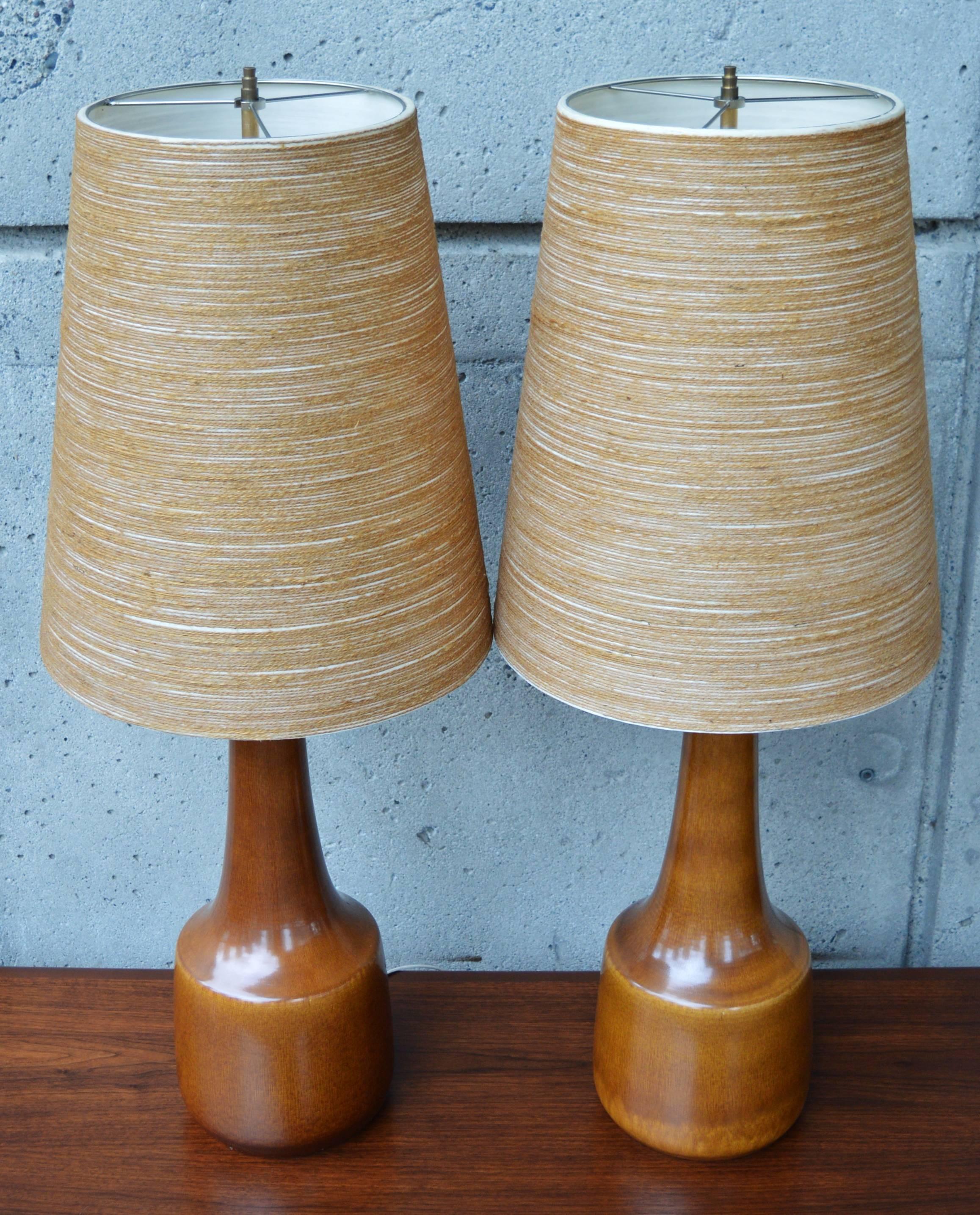 Fiberglass Lotte & Gunnar Bostlund Caramel Ceramic Lamps, Fibreglass Shades with Jute, Pair