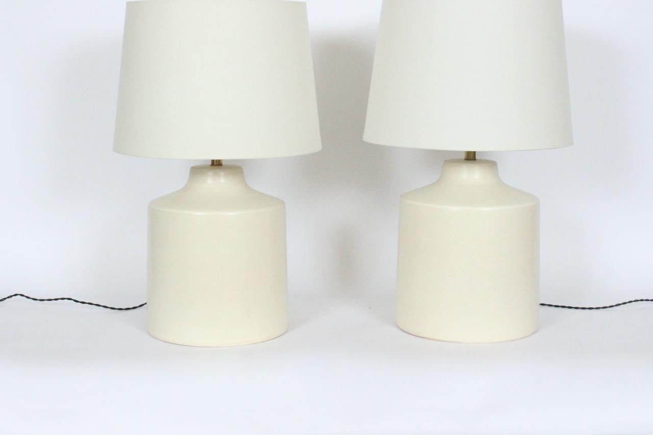 Mid-20th Century Pair Lotte and Gunnar Bostlund Off White Pottery Table Lamps, 1960's For Sale