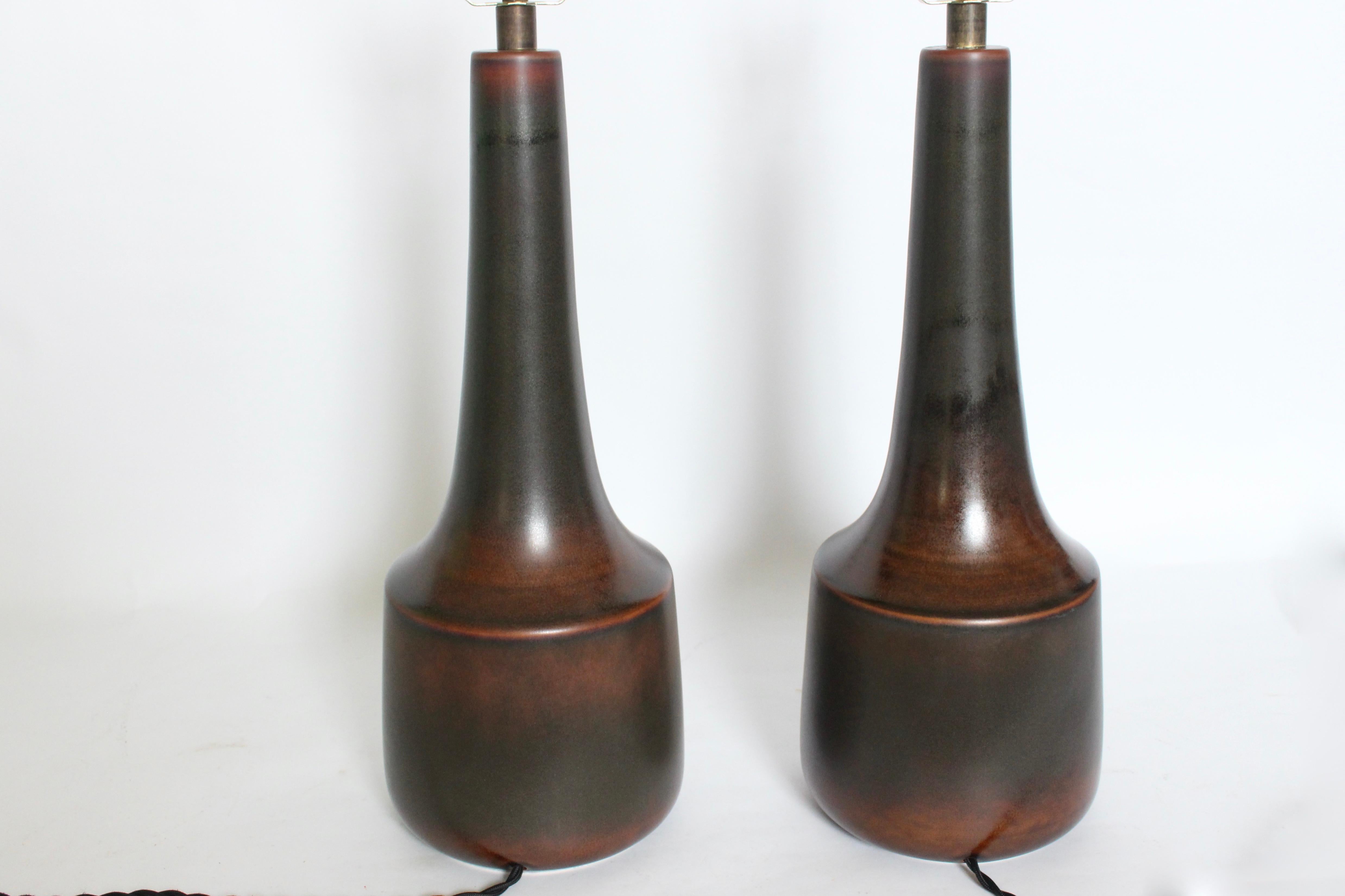 Pair Lotte & Gunnar Bostlund Dark Green & Chestnut Stoneware Table Lamps, 1970's In Good Condition In Bainbridge, NY