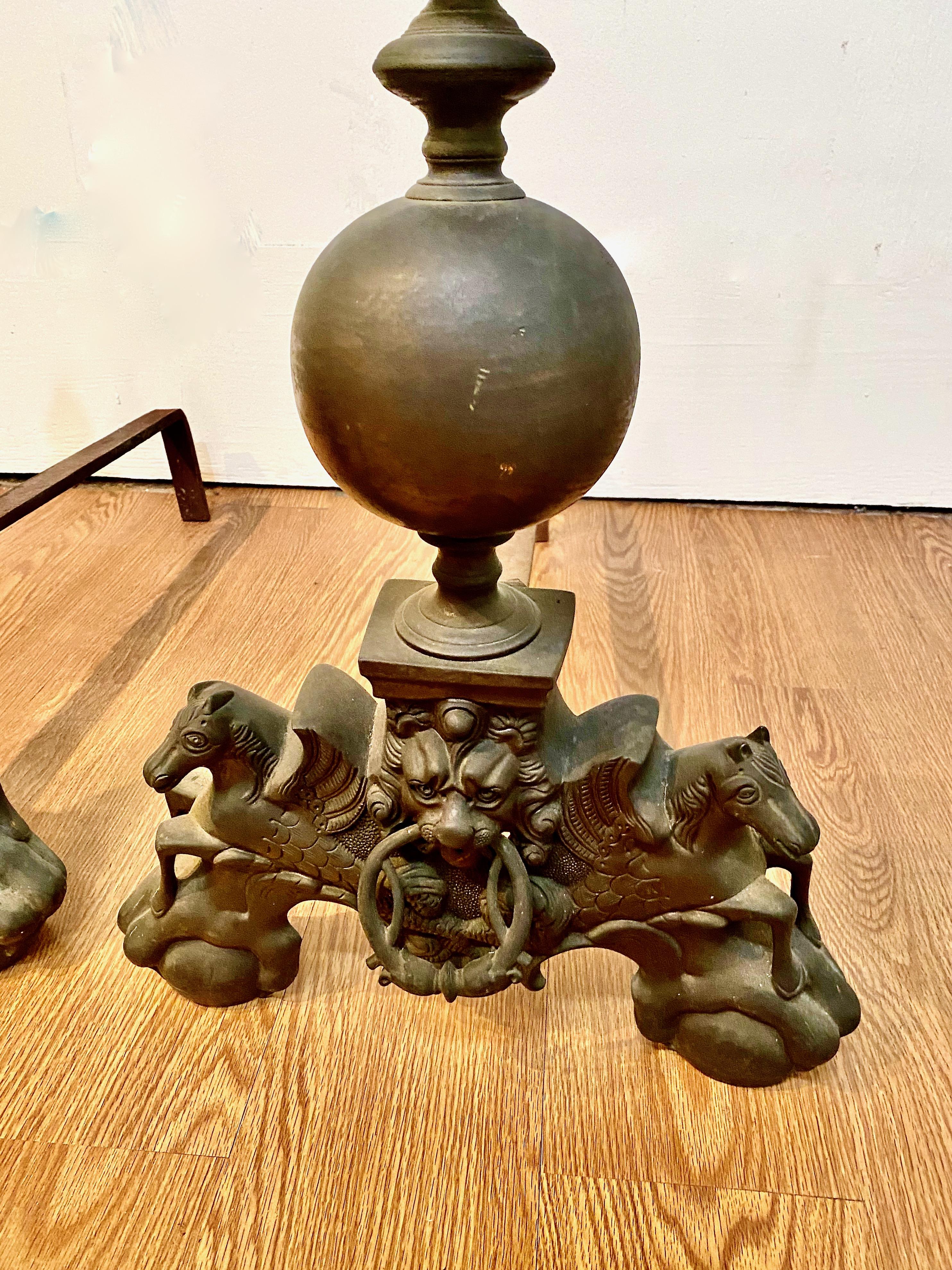 Coppia di androni in bronzo in stile Luigi XIV In condizioni buone in vendita a Pasadena, CA