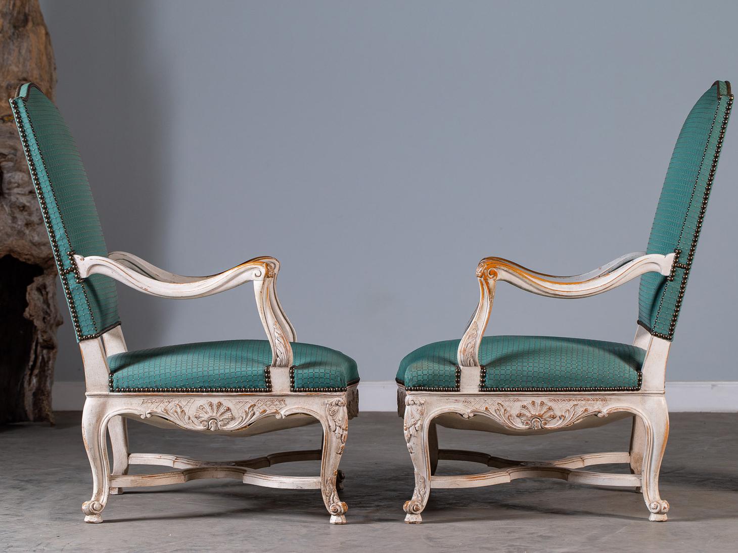 Pair Louis XV Régence Vintage French Painted Arm Chairs Fauteuils, circa 1920 For Sale 9