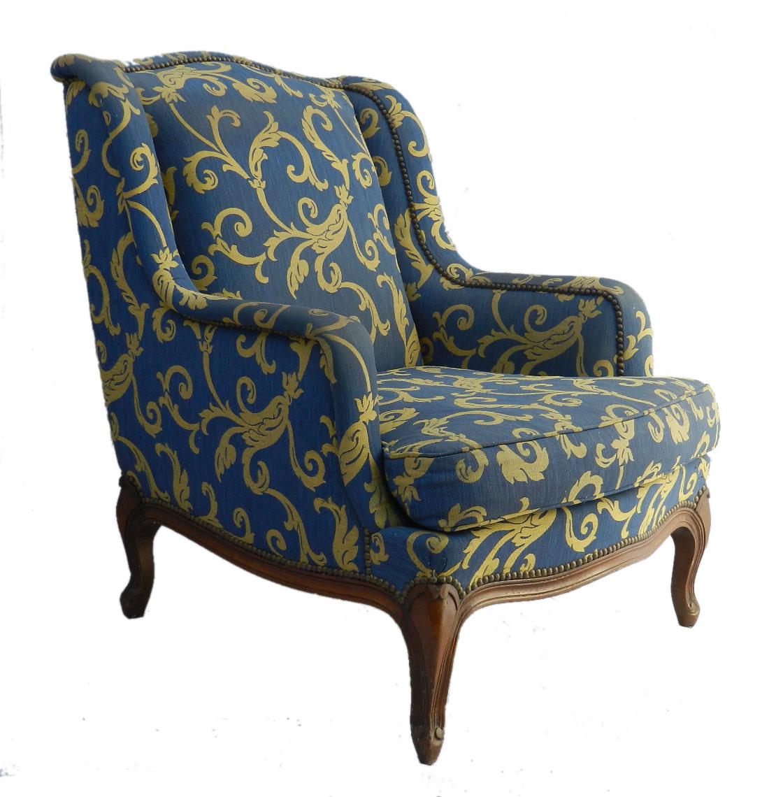 Pair Louis XV style armchairs early 20th century to recover
Good shape very comfortable
Solid and sturdy
The upholstery was completely revised not long ago with good quality top covers
The covers need to be changed the fabric has threads pulled on