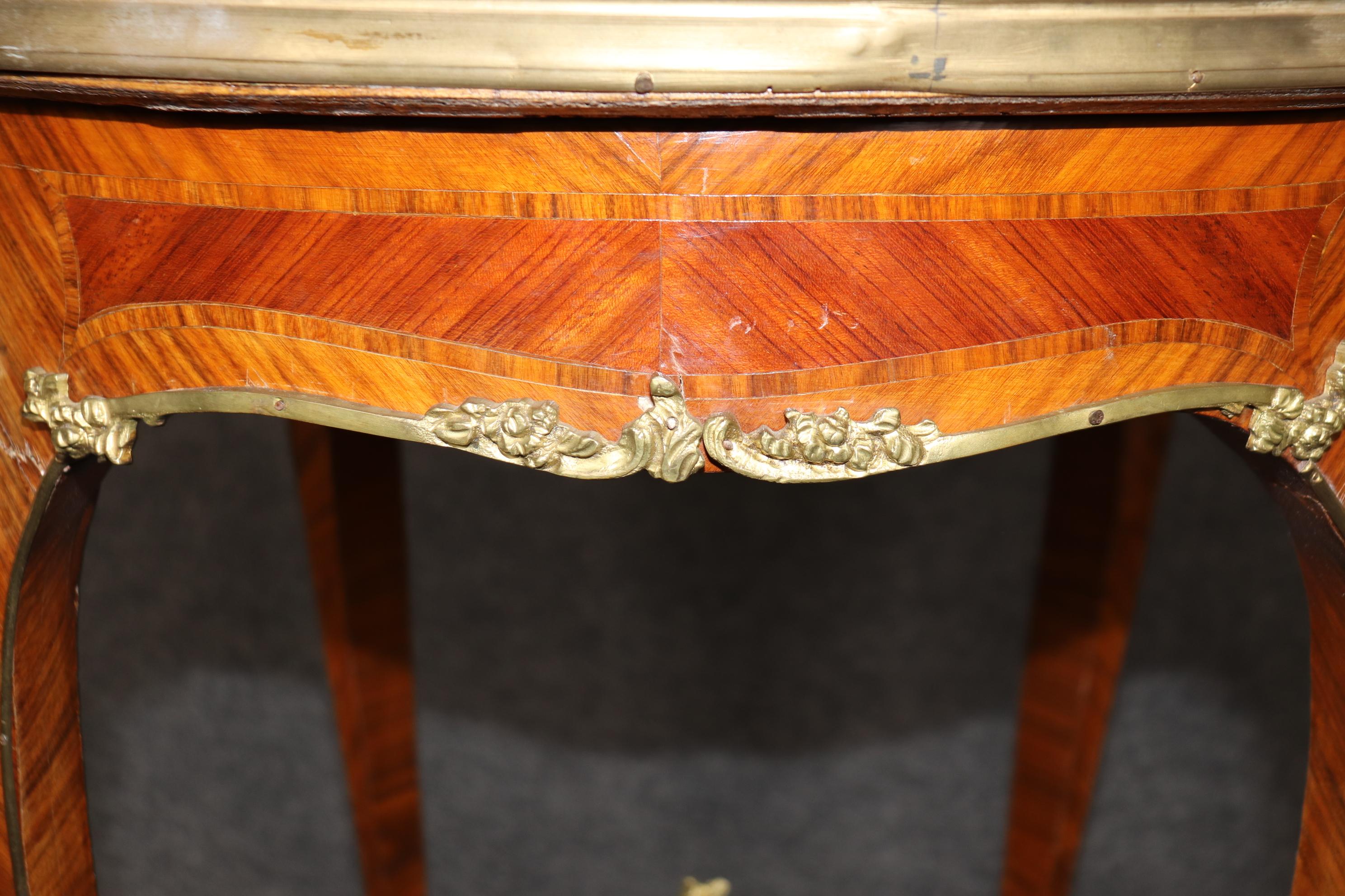 Paire de style Louis XV monté en bronze Breccia Brown  Tables d'appoint marbre en vente 5