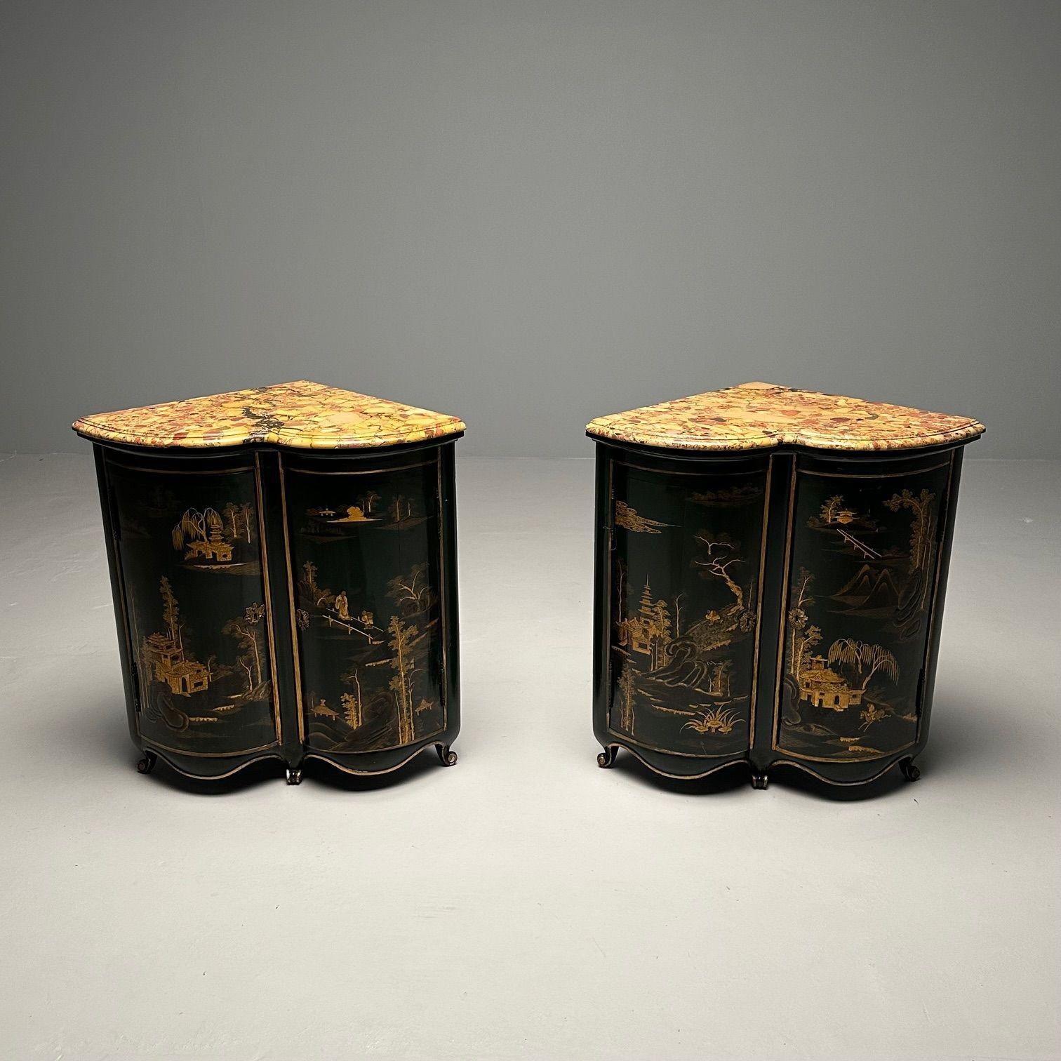 Paire d'armoires d'angle de style Louis XV en laque japonaise, provenance Christies en vente 13
