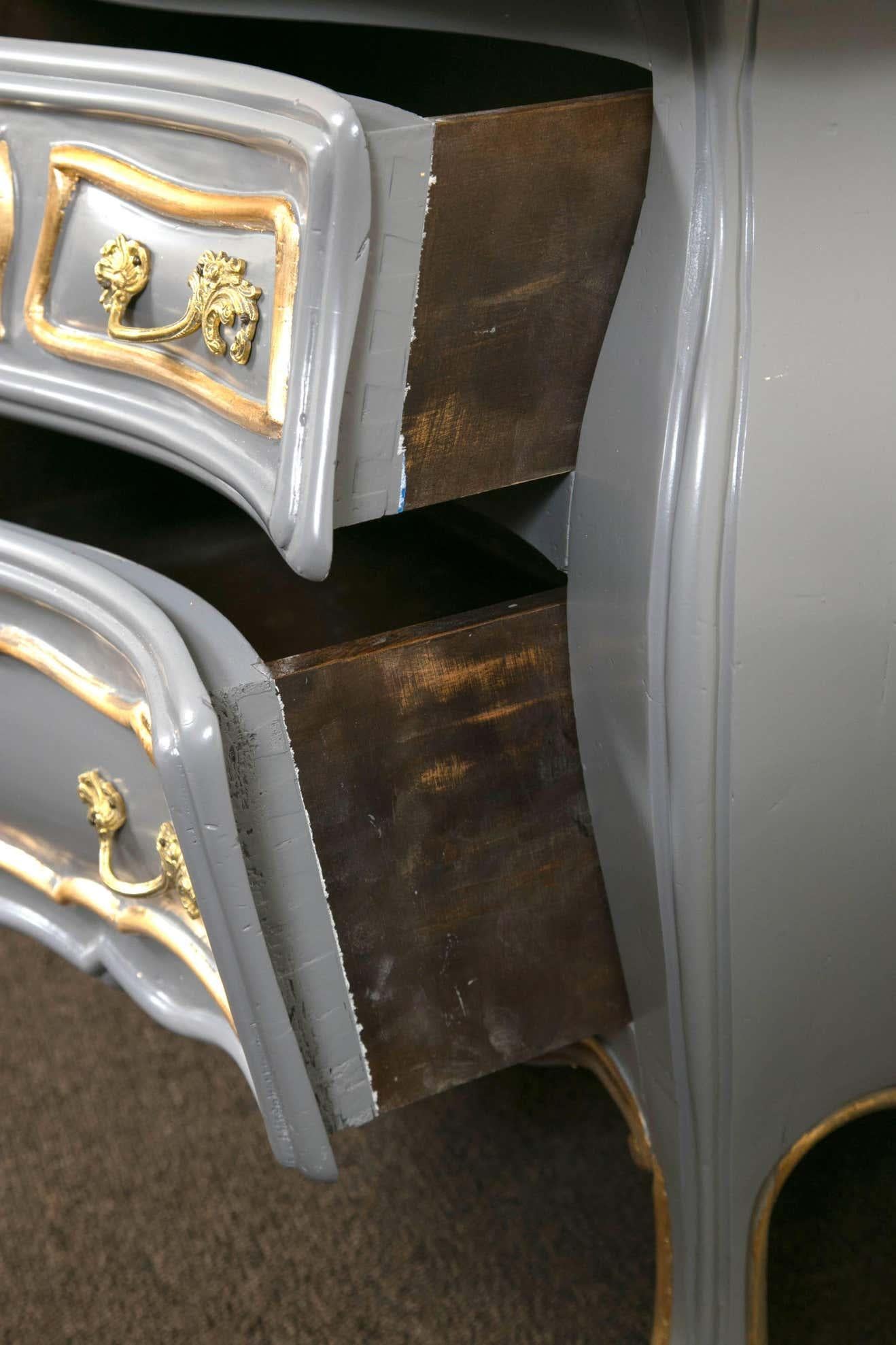 Pair Louis XV Style Parcel Paint and Gilt Decorated Bombe Commodes Nightstands In Good Condition In Manhasset, NY
