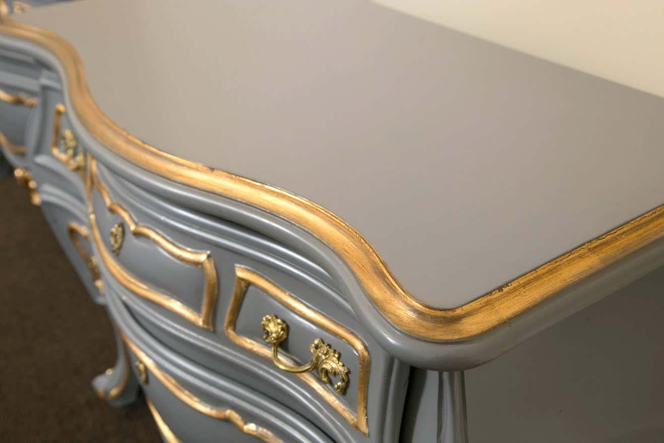 Mid-20th Century Pair Louis XV Style Parcel Paint and Gilt Decorated Bombe Commodes Nightstands