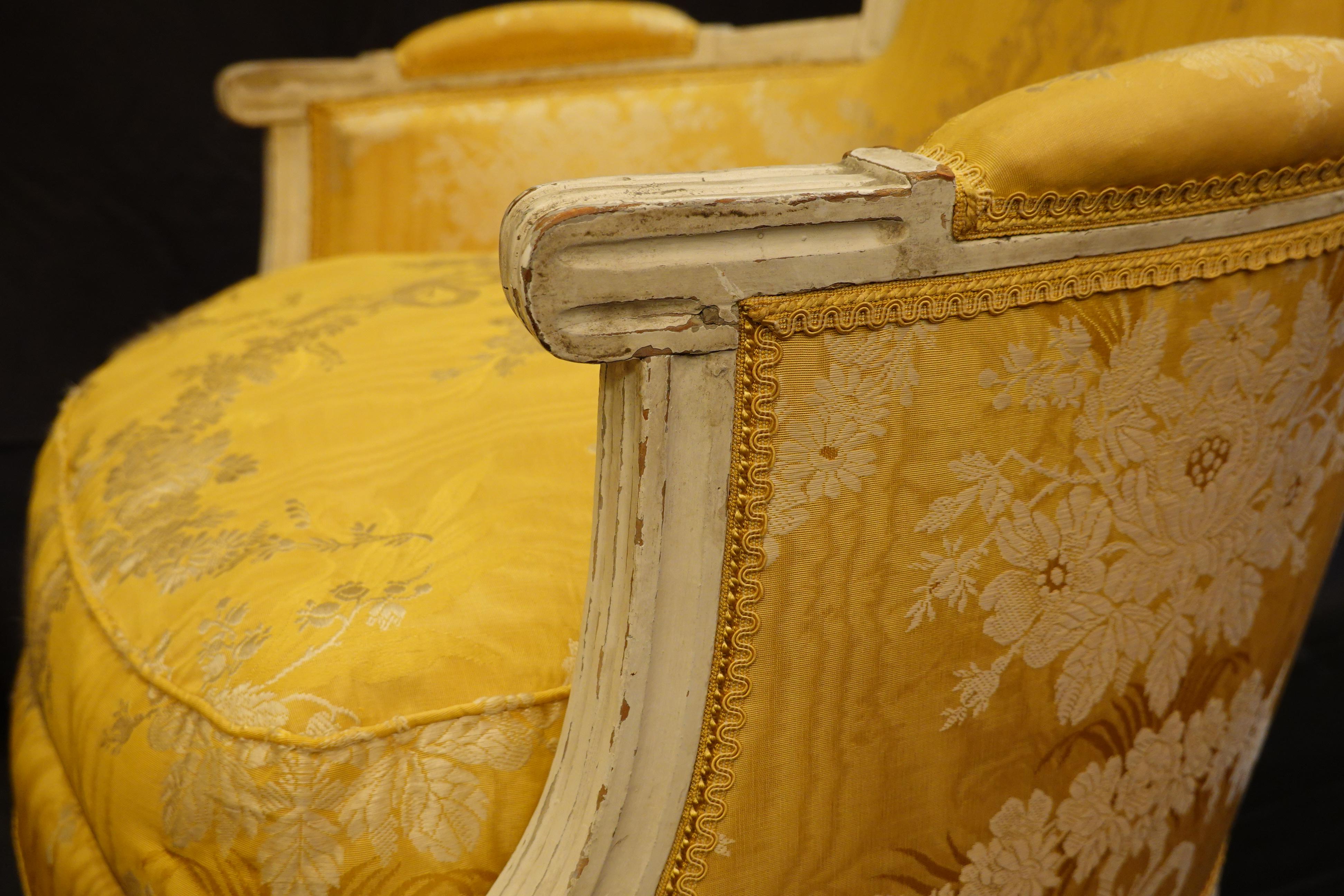 Pair of Louis XVI Period Bergères in Yellow Silk Lampas Fabric 4